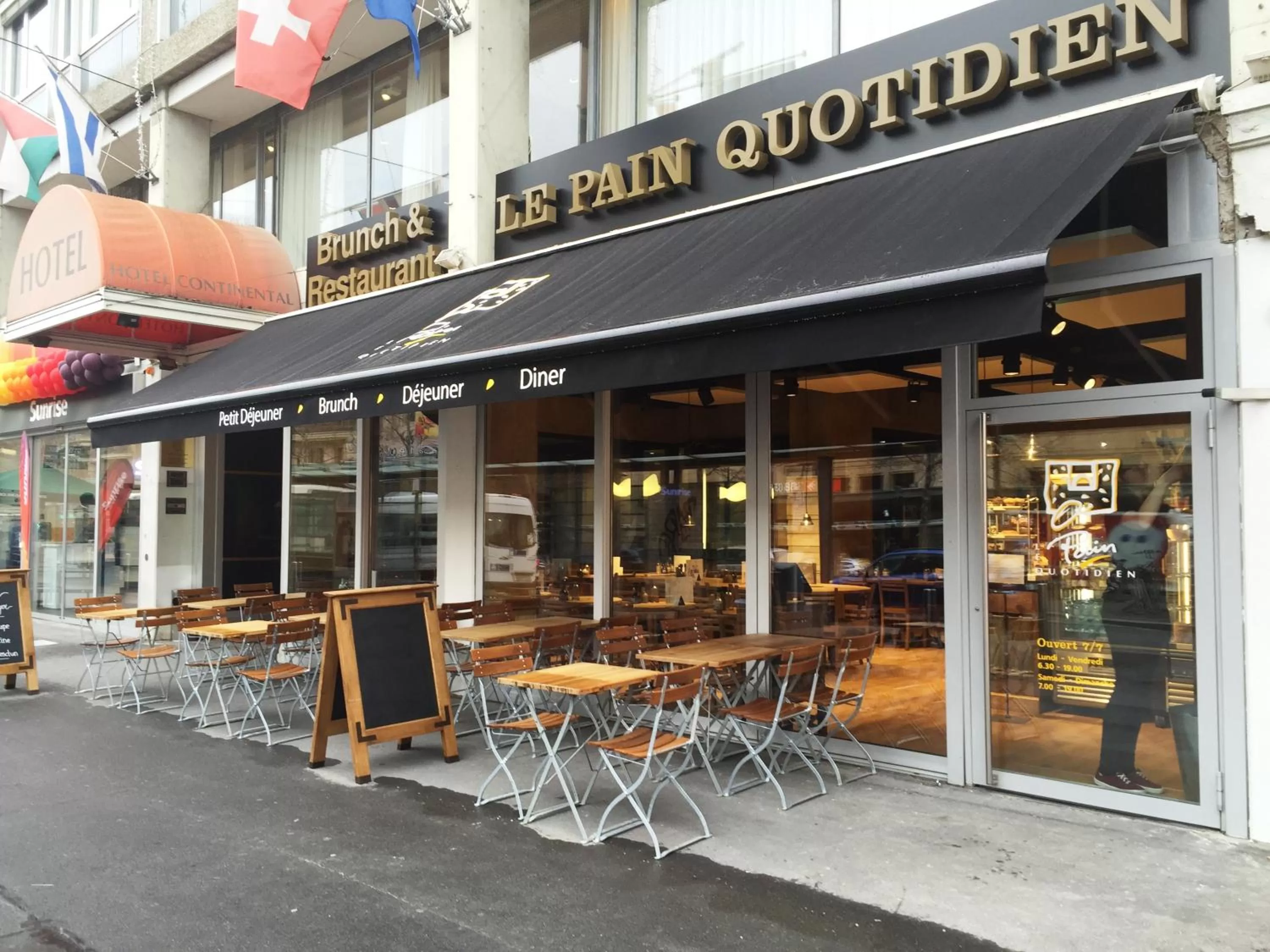 Restaurant/places to eat in Continental Hotel Lausanne