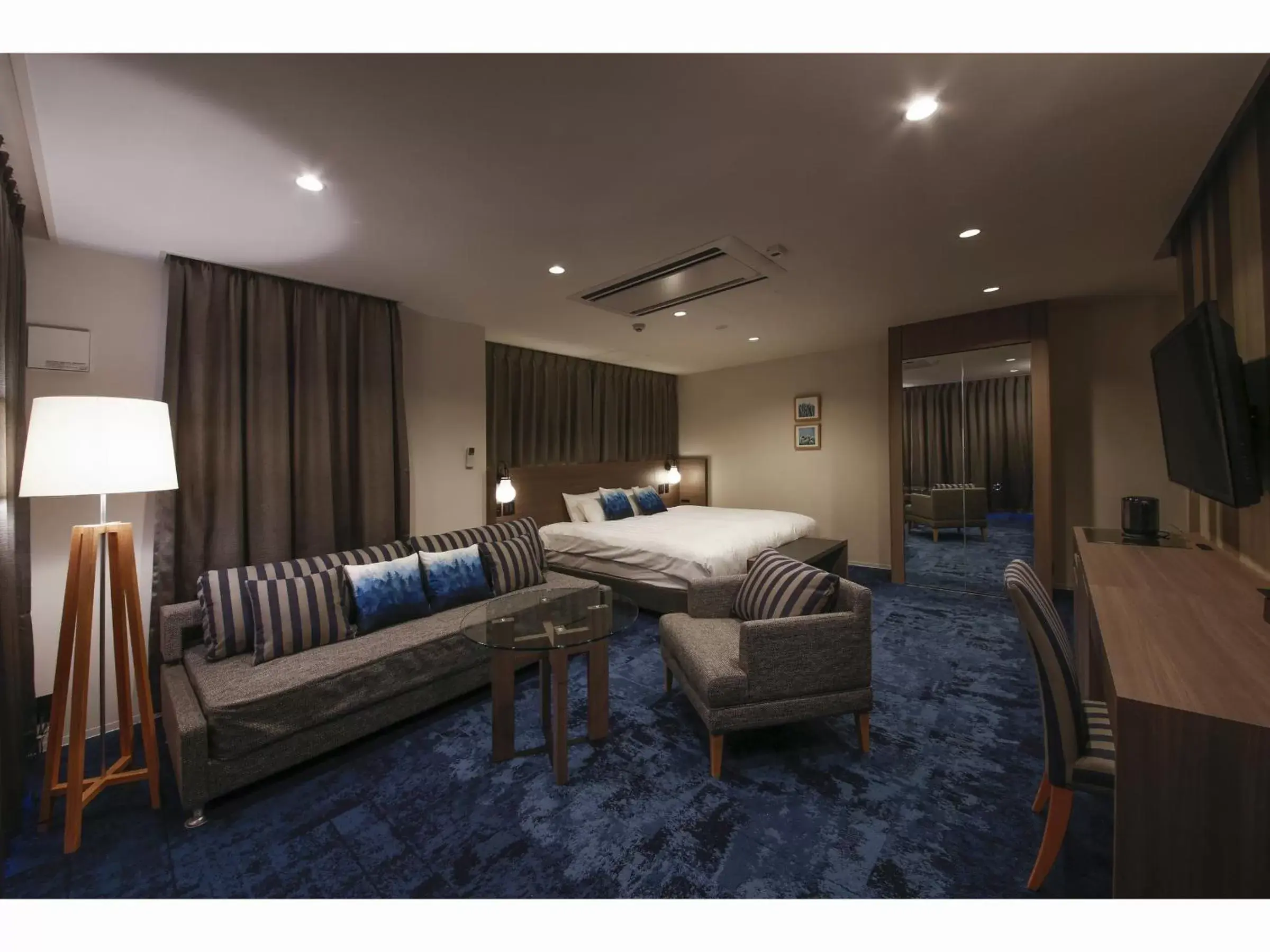 Premium Double with Private External Bathroom - Non-Smoking in Hotel Code Shinsaibashi Premium Double with Private External Bathroom - Non-Smoking in Hotel Code Shinsaibashi