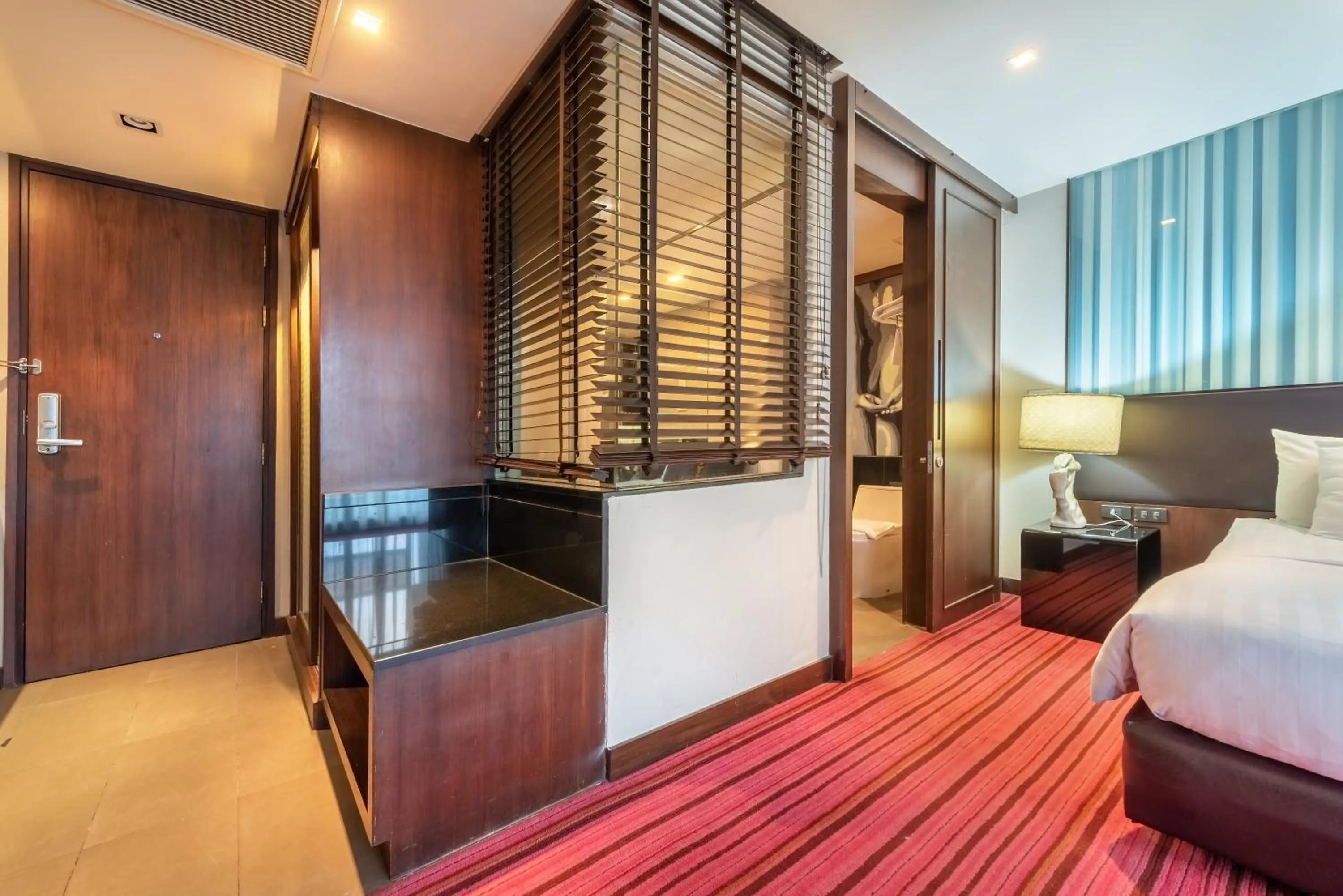 Bed in M2 de Bangkok Hotel