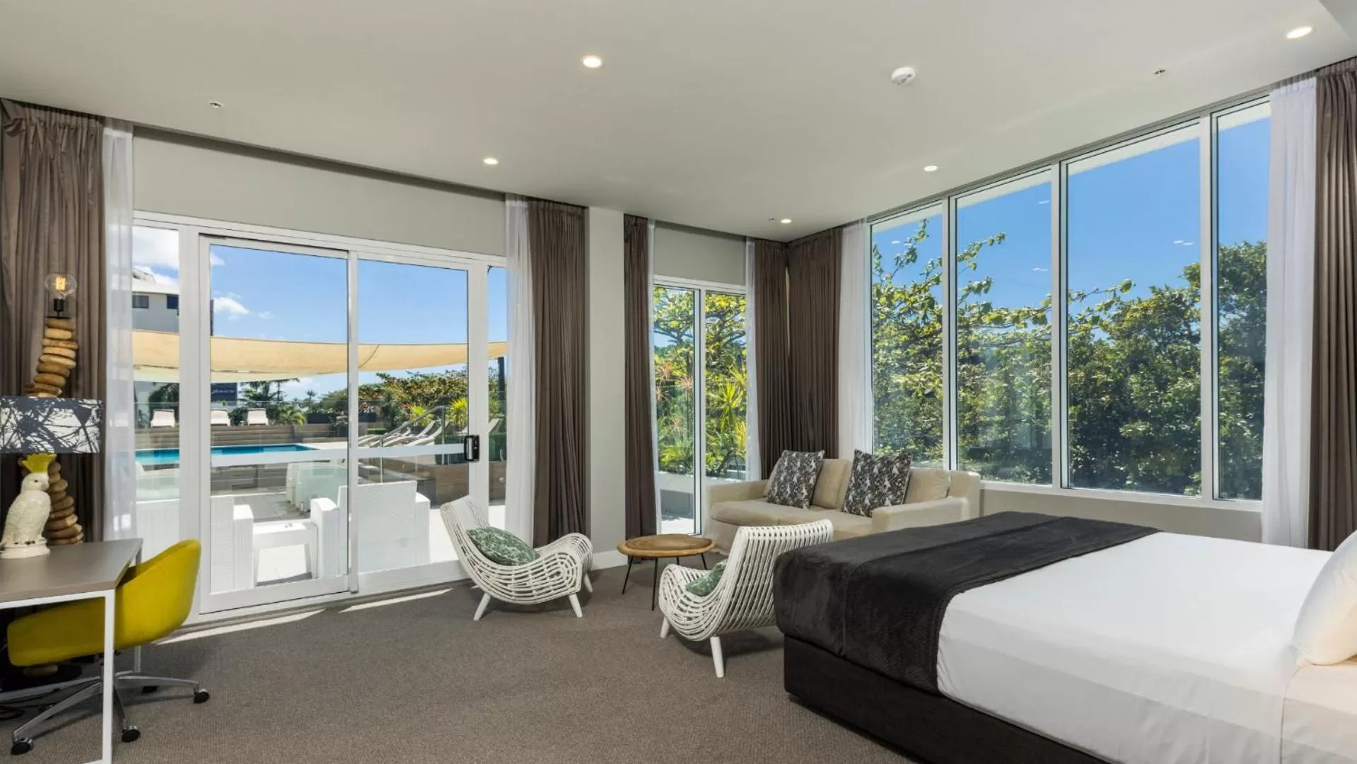 Bedroom, Bed in Pacific Hotel Cairns