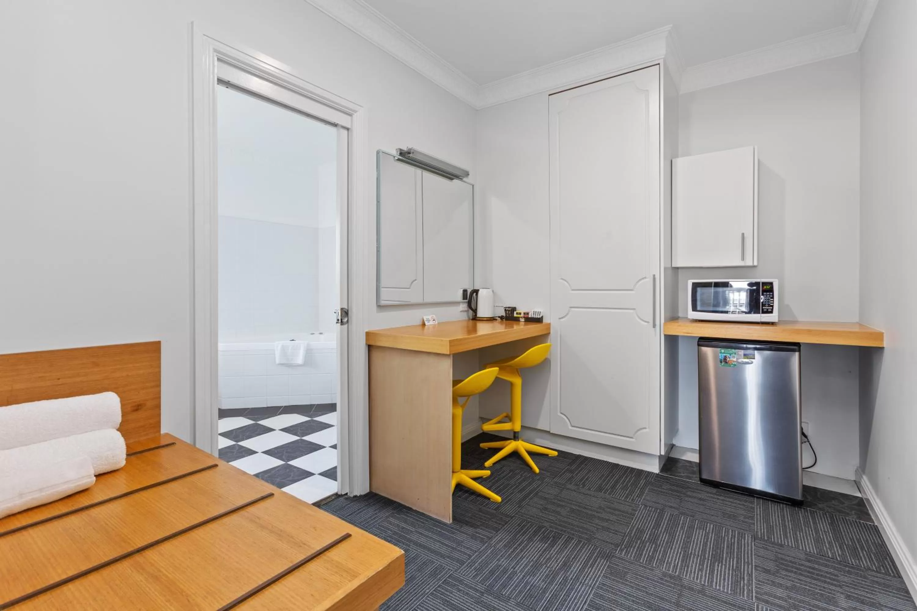 Twin Room with Spa Bath in The International