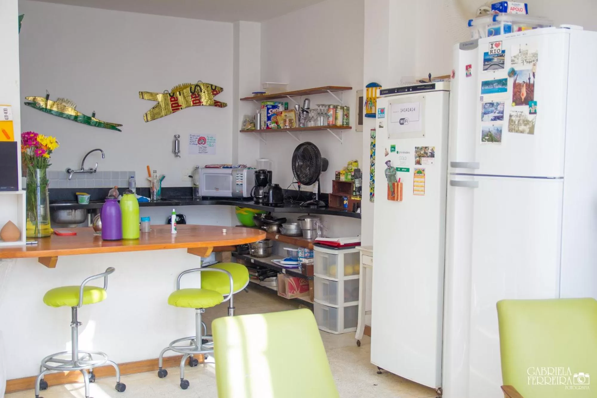 Kitchen or kitchenette, Lounge/Bar in Casa da Gente