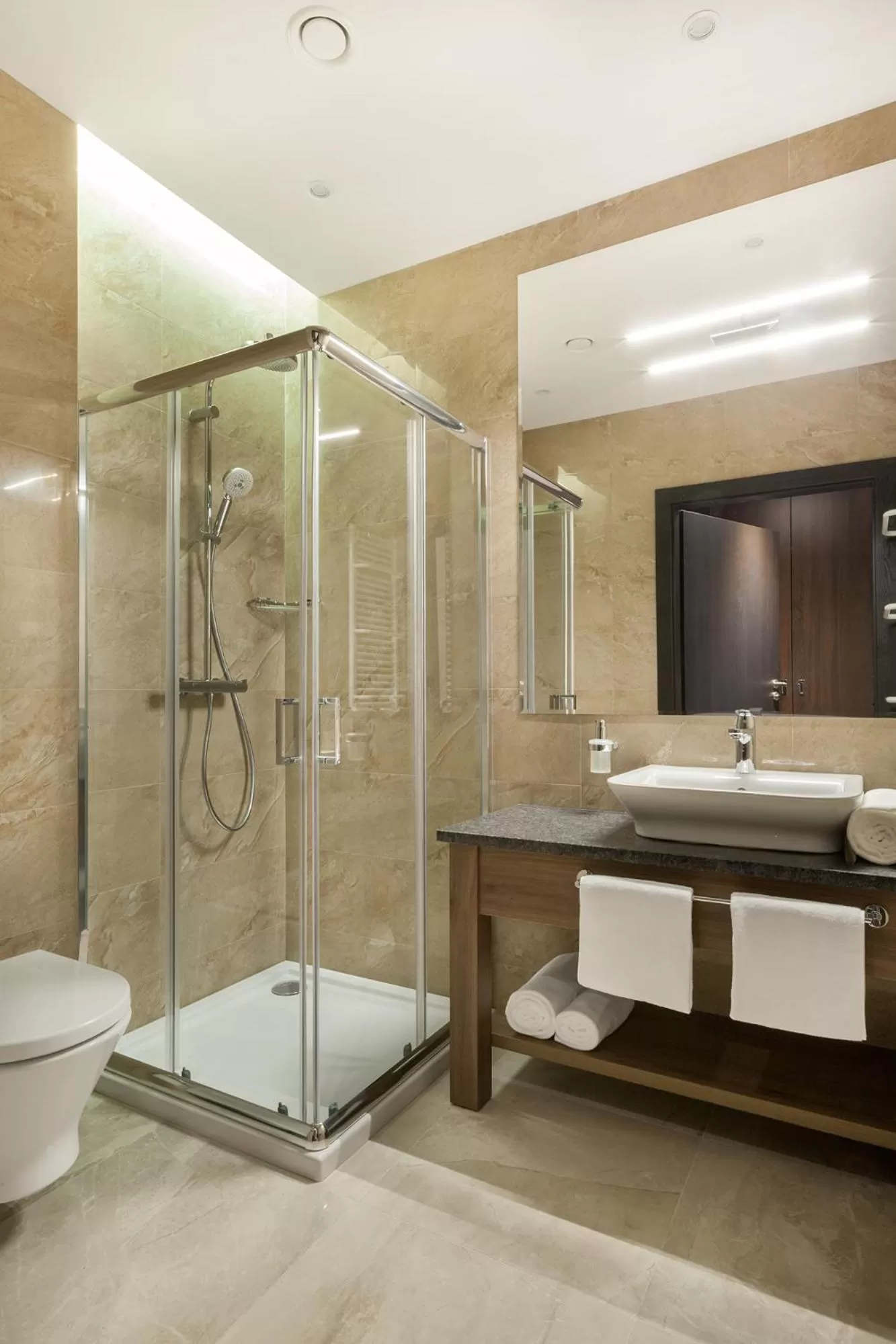 Bathroom in Hotel Mansor