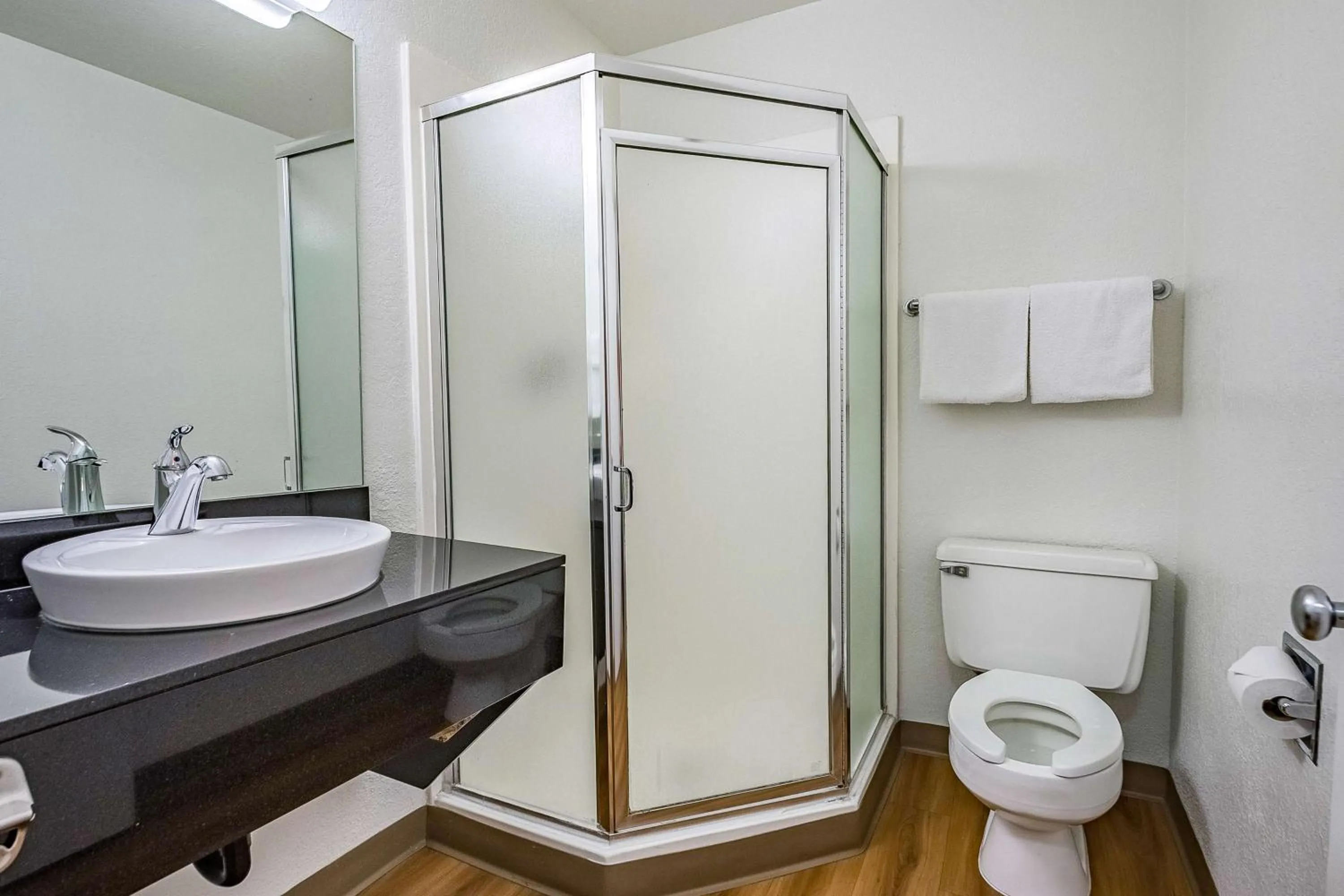 Bathroom in Motel 6-Salt Lake City, UT - West - Airport