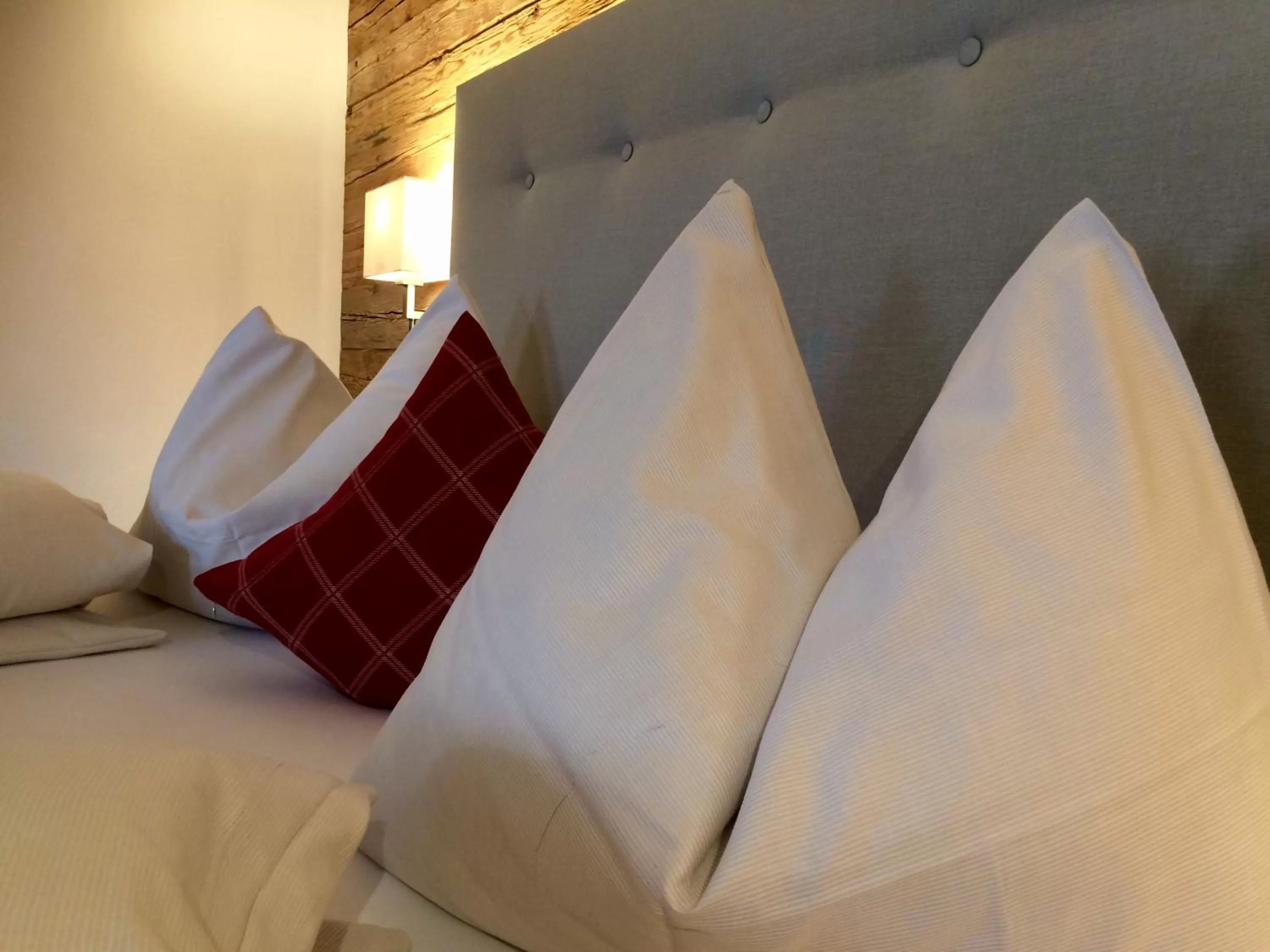 Decorative detail, Bed in Gasthof Herrnhaus