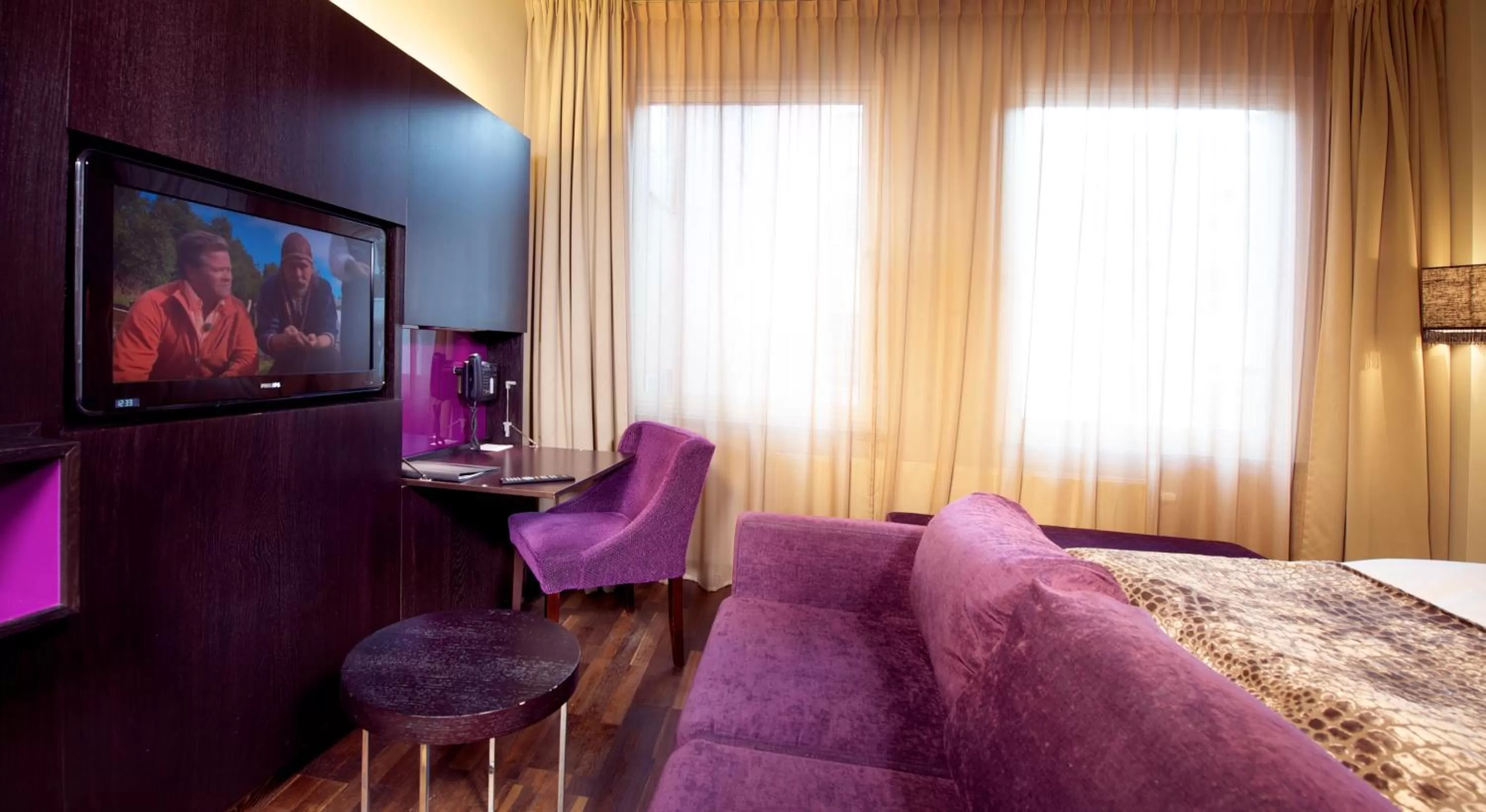 TV and multimedia, Bed in Home Hotel Folketeateret