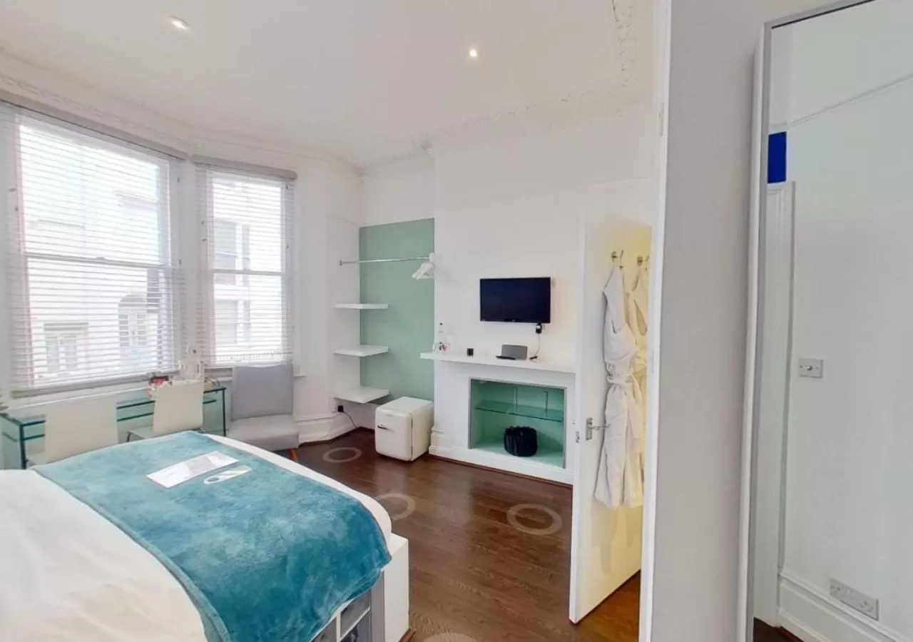 TV and multimedia, Bed in Hotel Nineteen