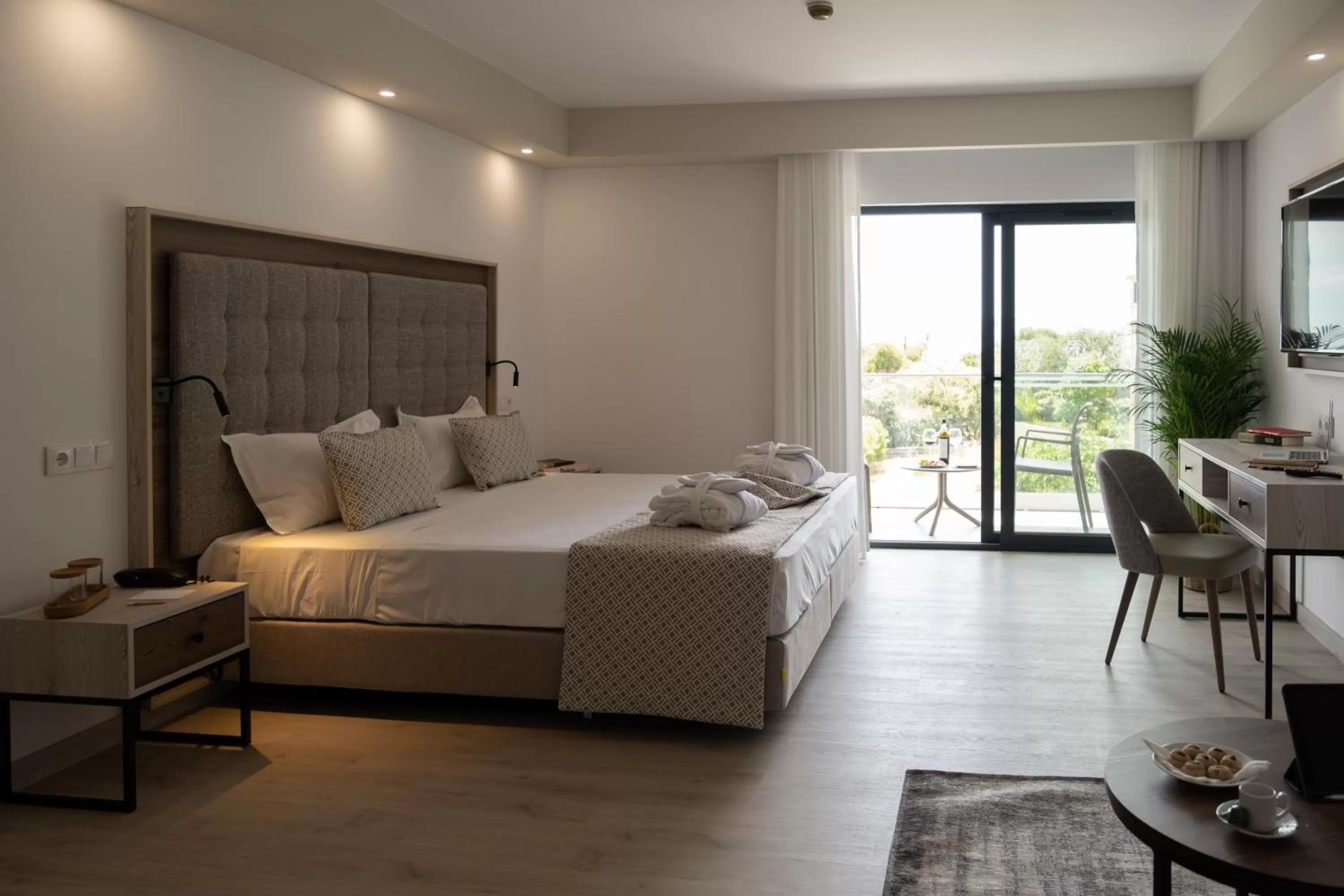 Deluxe Double or Twin Room with River View in Ria Formosa Guest House