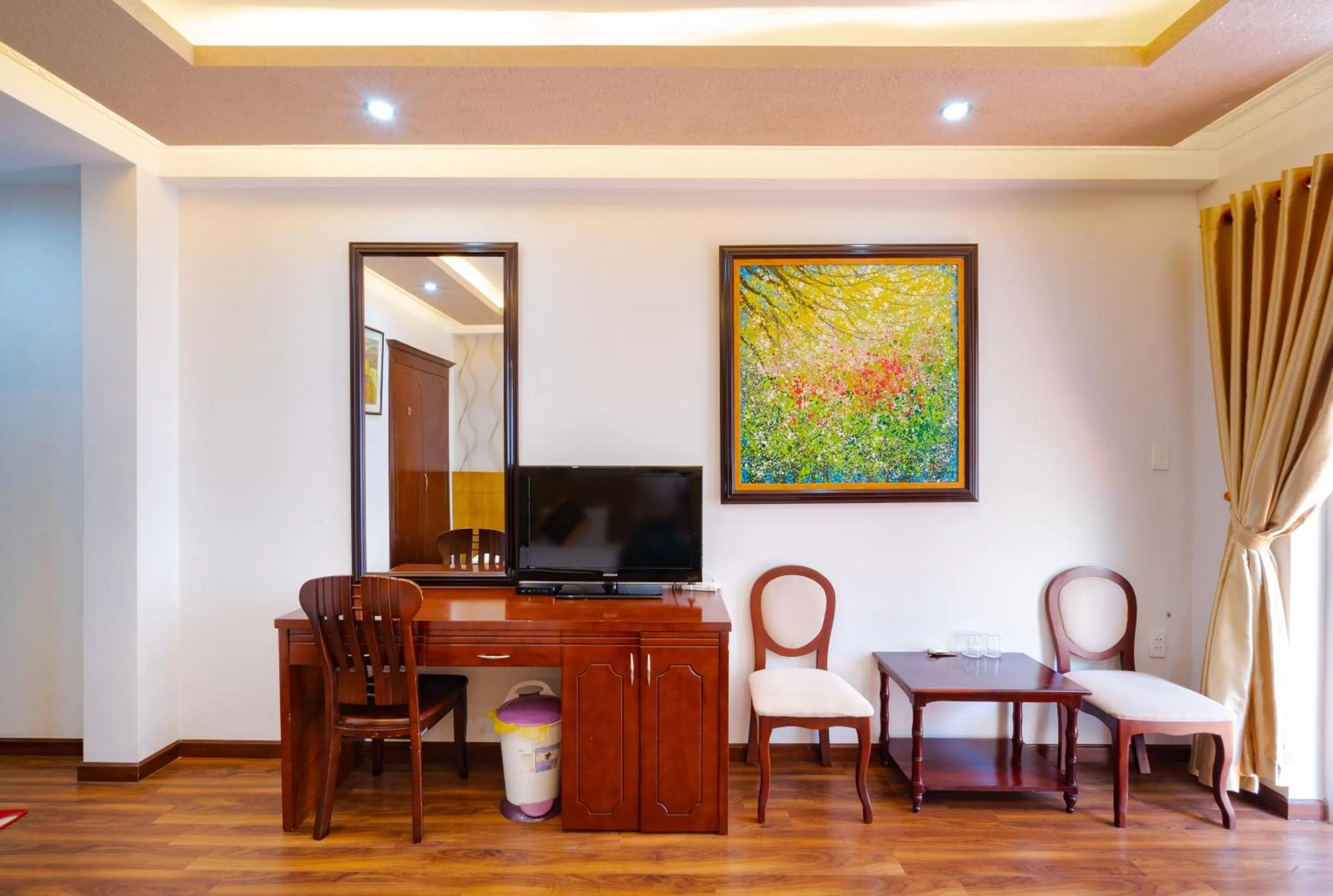 TV and multimedia in Saigon Amigo Hotel