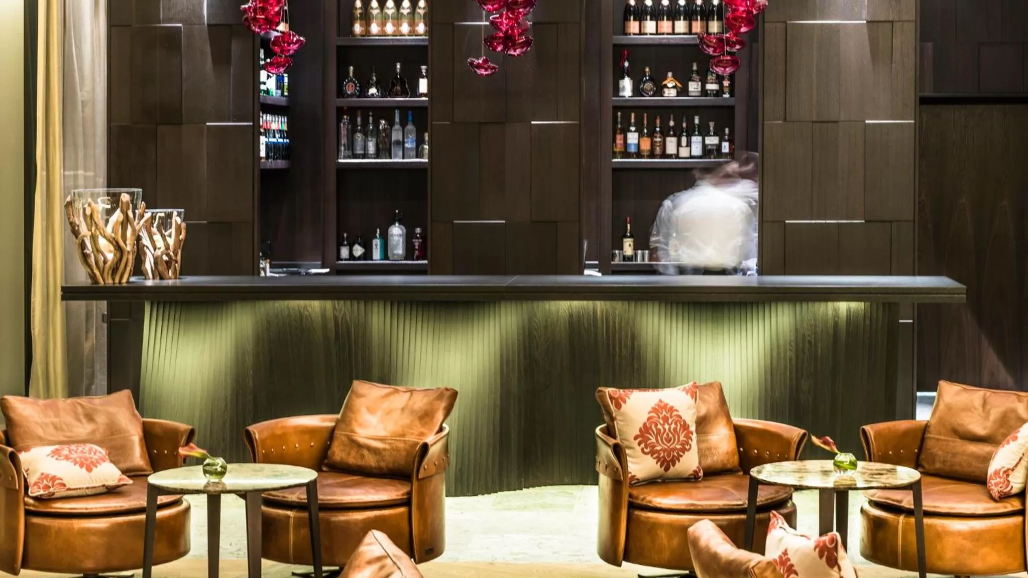 Lounge or bar in AlpenGold Hotel Davos