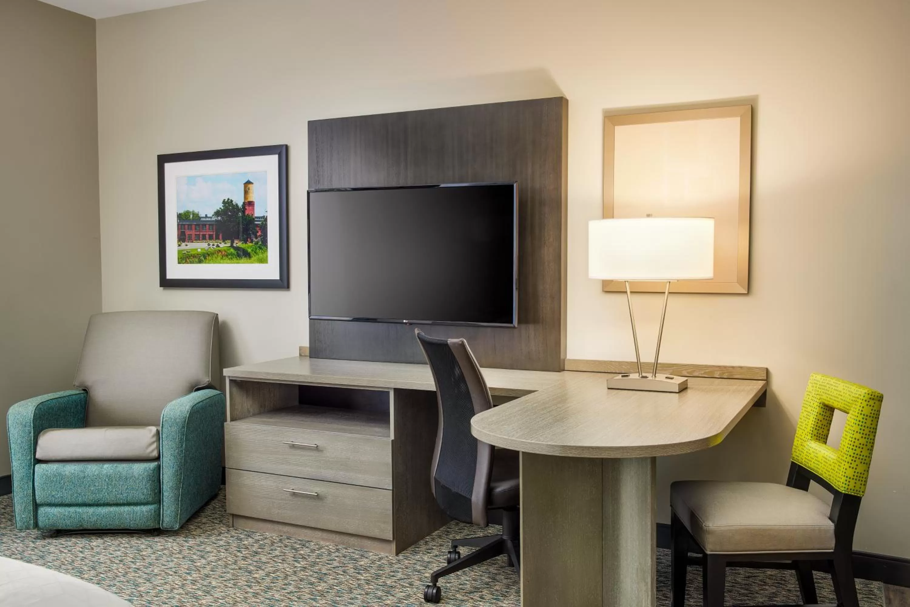 TV and multimedia in Candlewood Suites - Lebanon by IHG