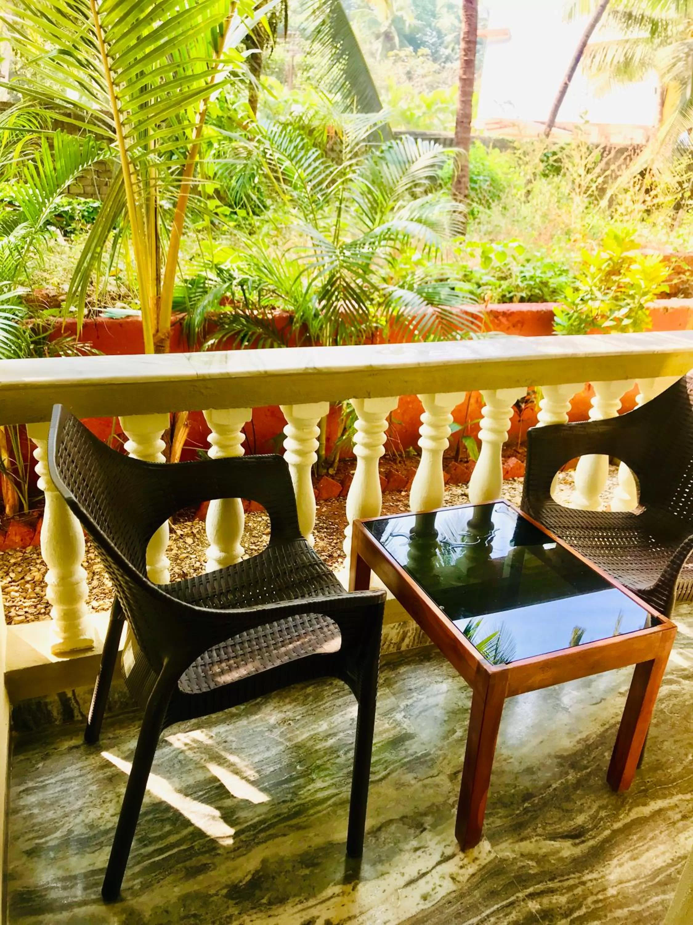 Balcony/Terrace in LaligurasVilla Beachside Escape - 100m to Beach