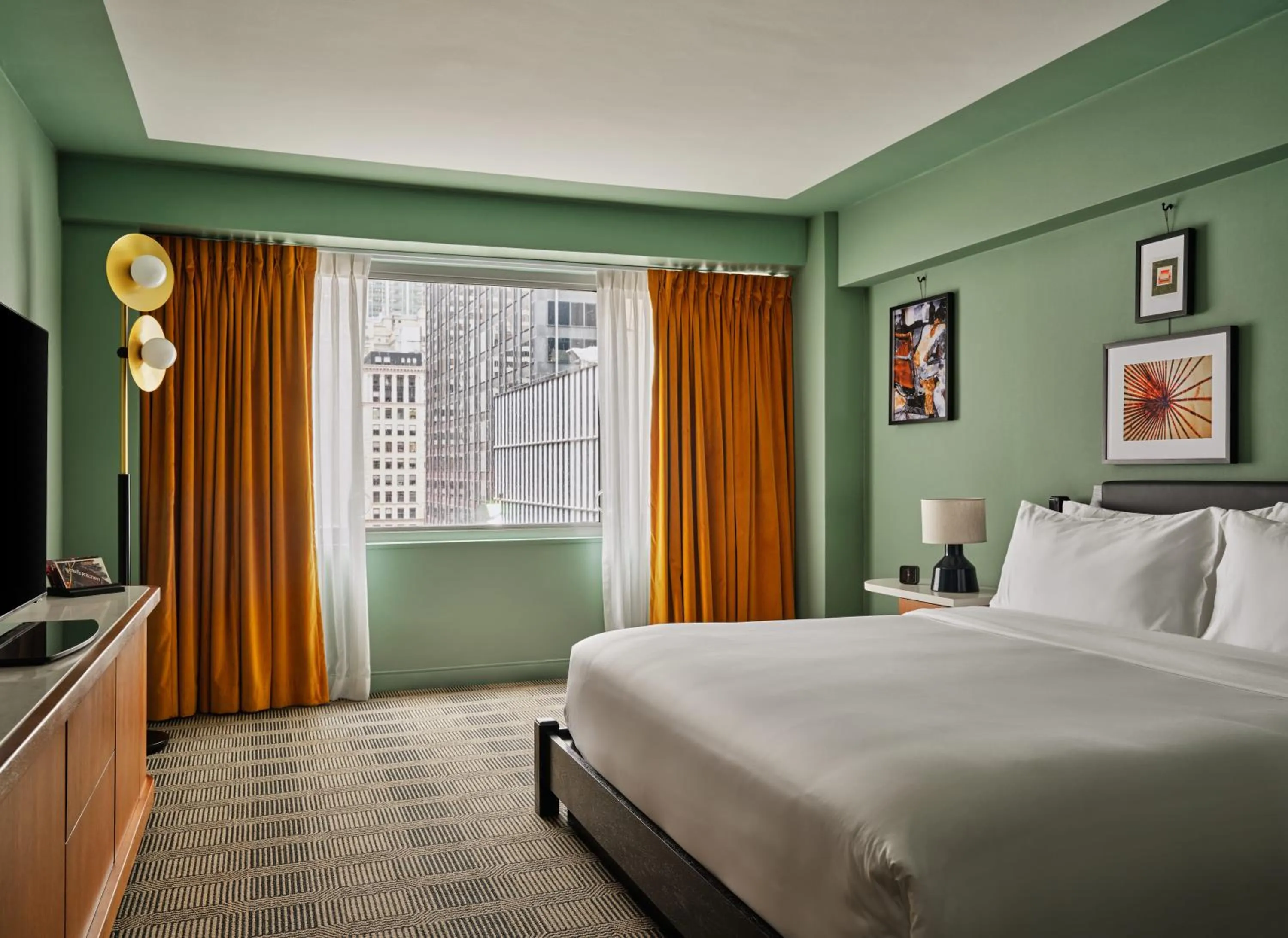 Bedroom, Bed in Romer Hell's Kitchen