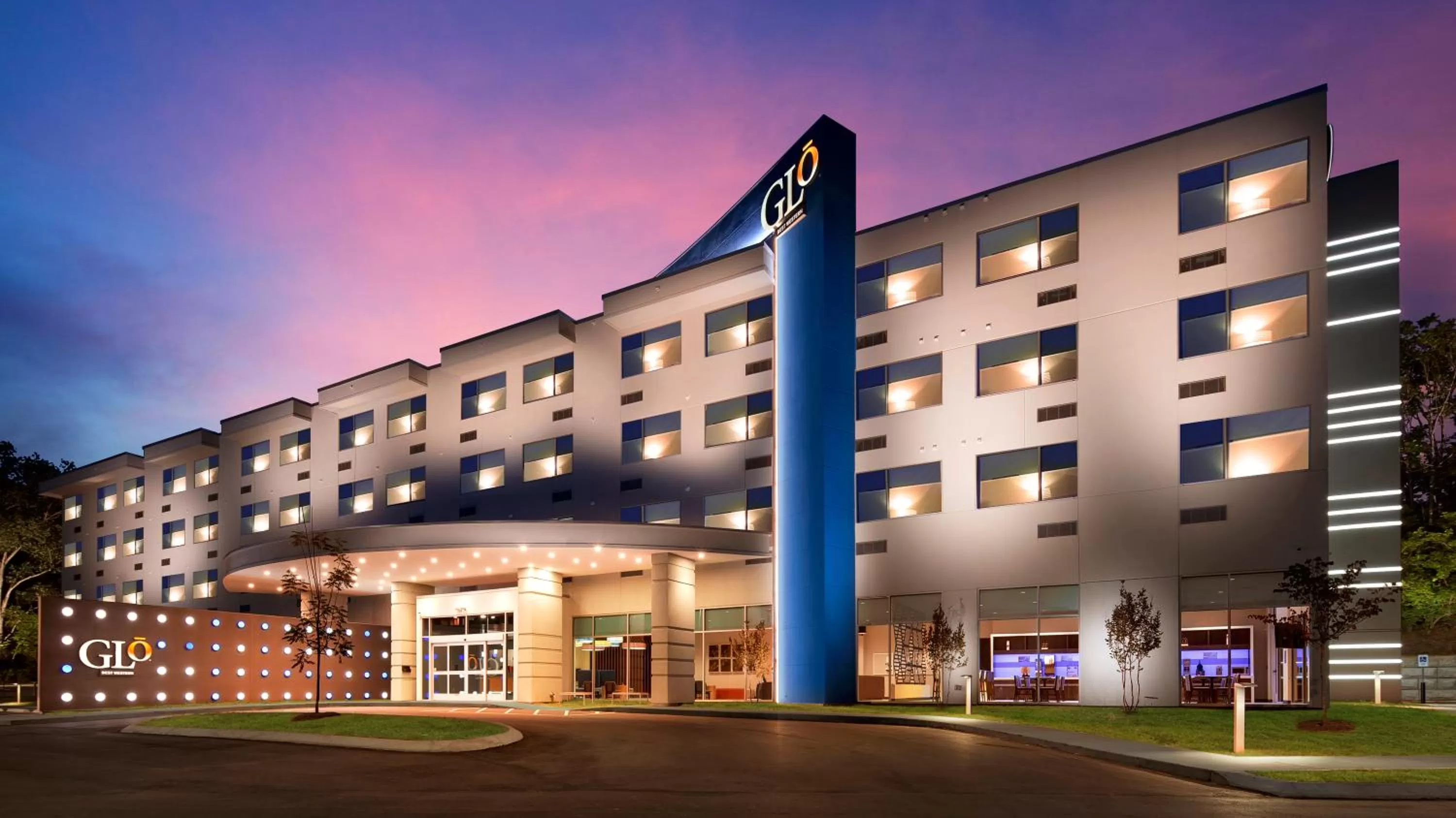 Facade/entrance in GLo Best Western Nashville Airport