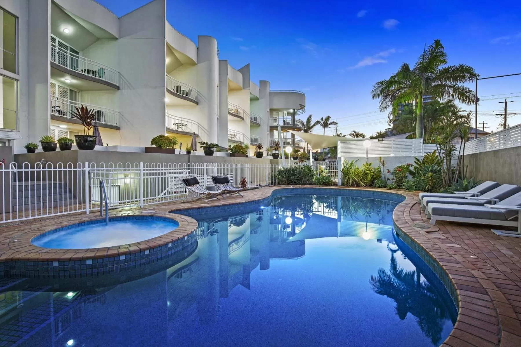 Hot Tub in Kirra Palms Holiday Apartments