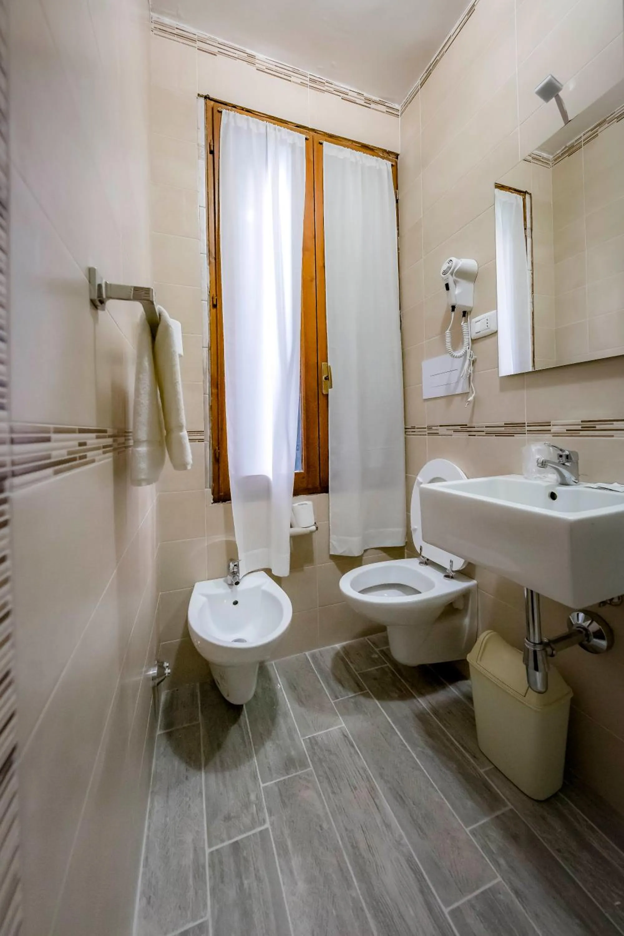 Shower in Hotel Trieste