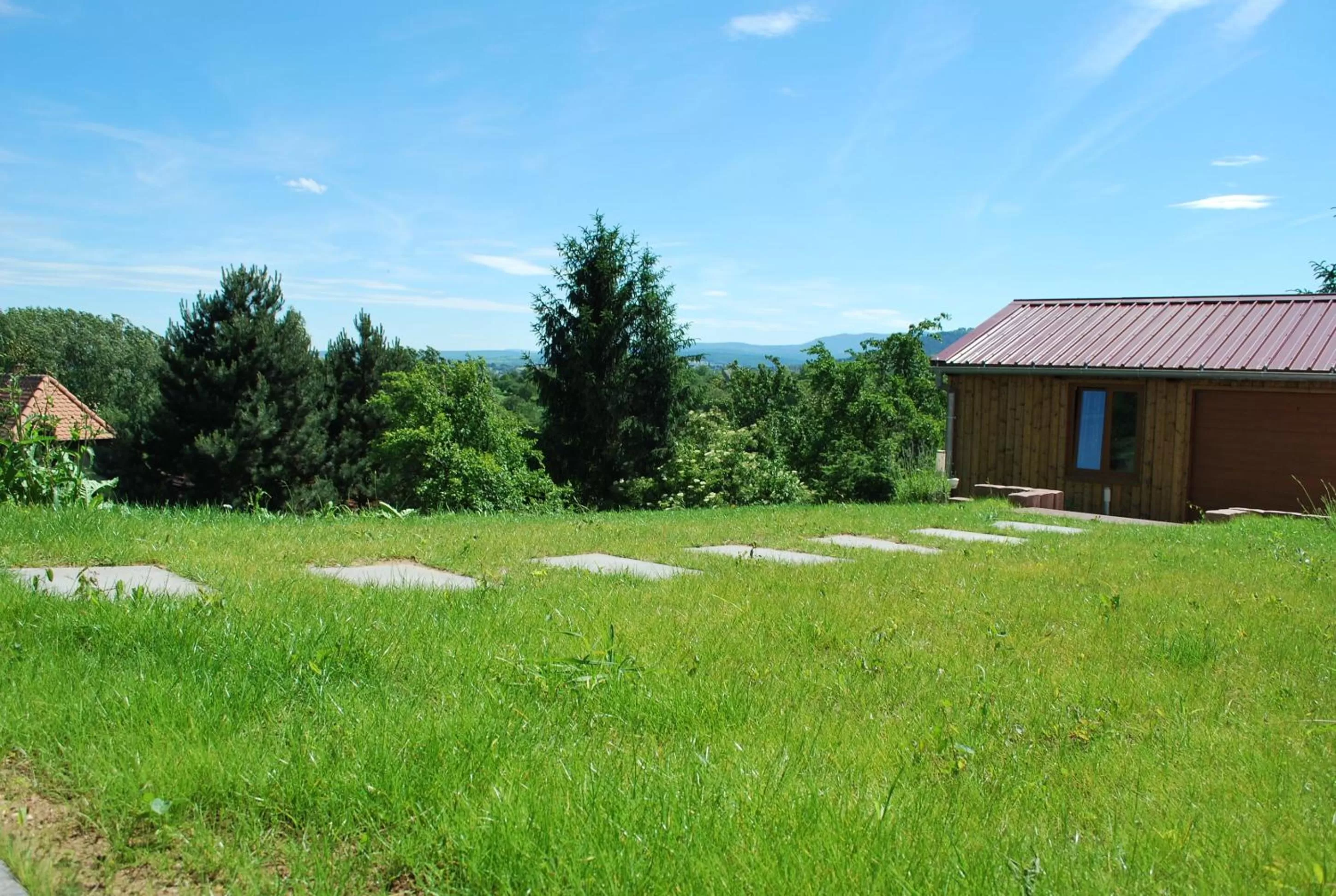 Garden view, Garden in Chambres d'hôtes Les vignes