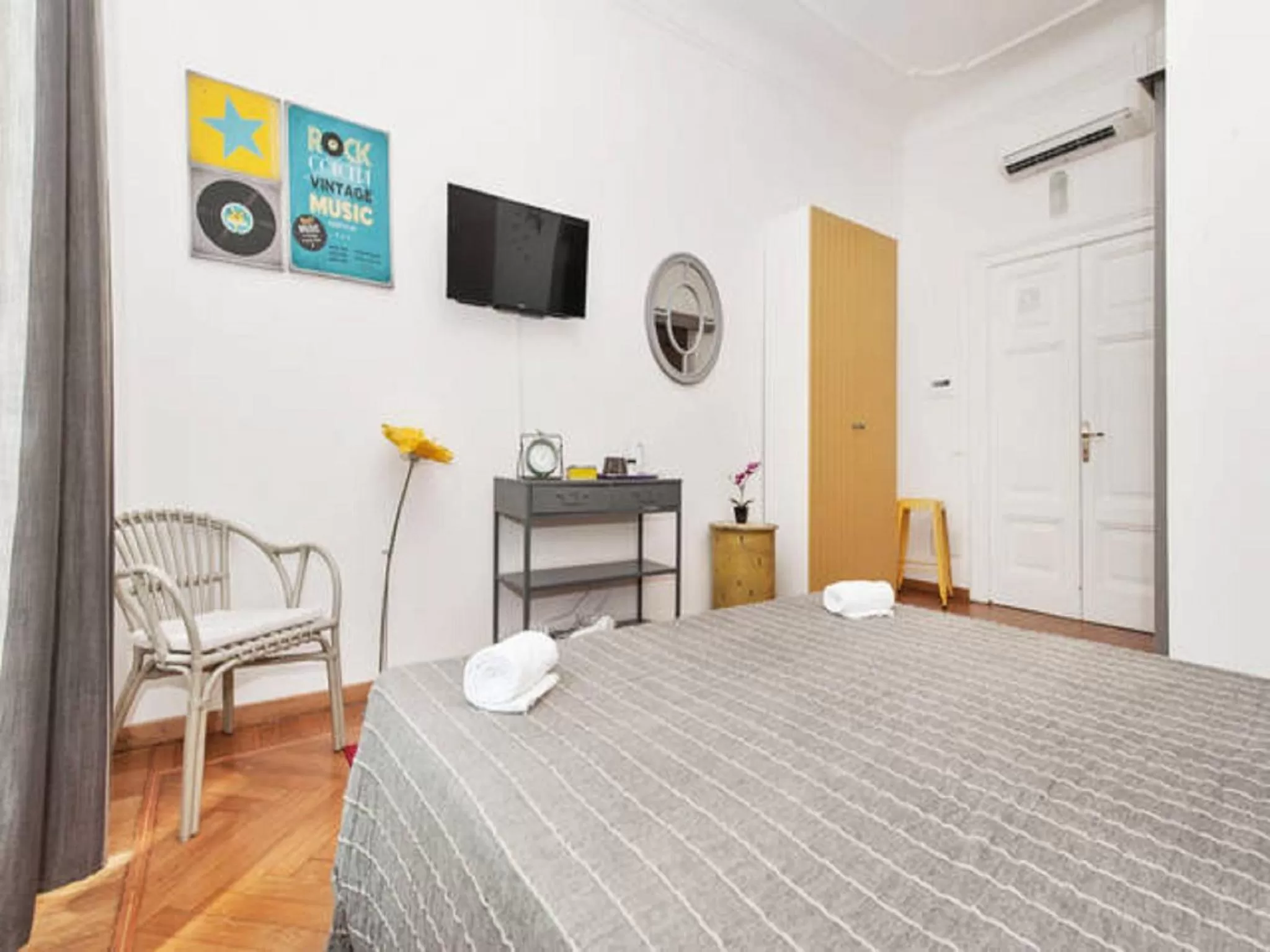 Decorative detail, Bed in Sesto Suites Central