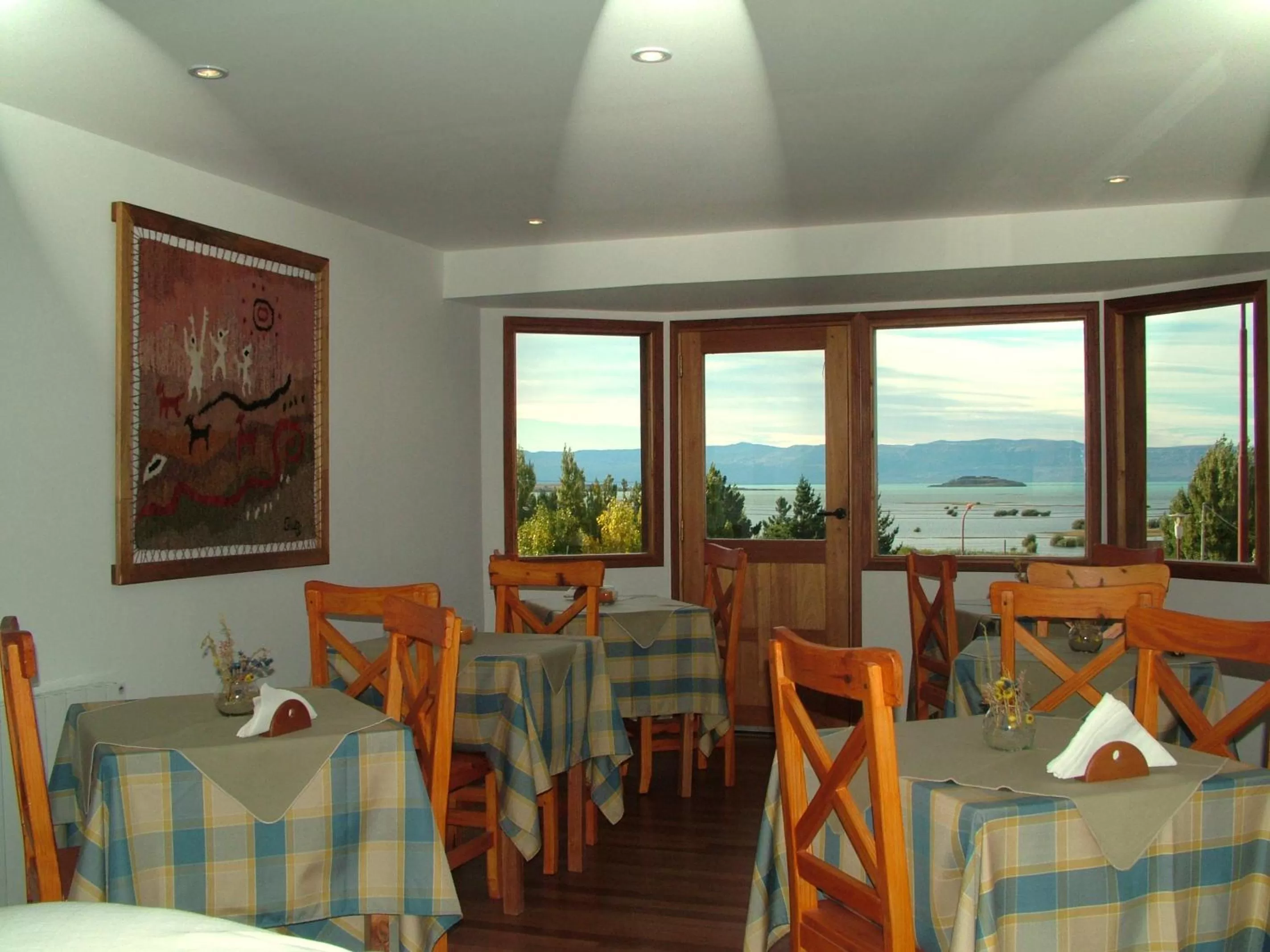 Restaurant/places to eat in Posada Karut Josh