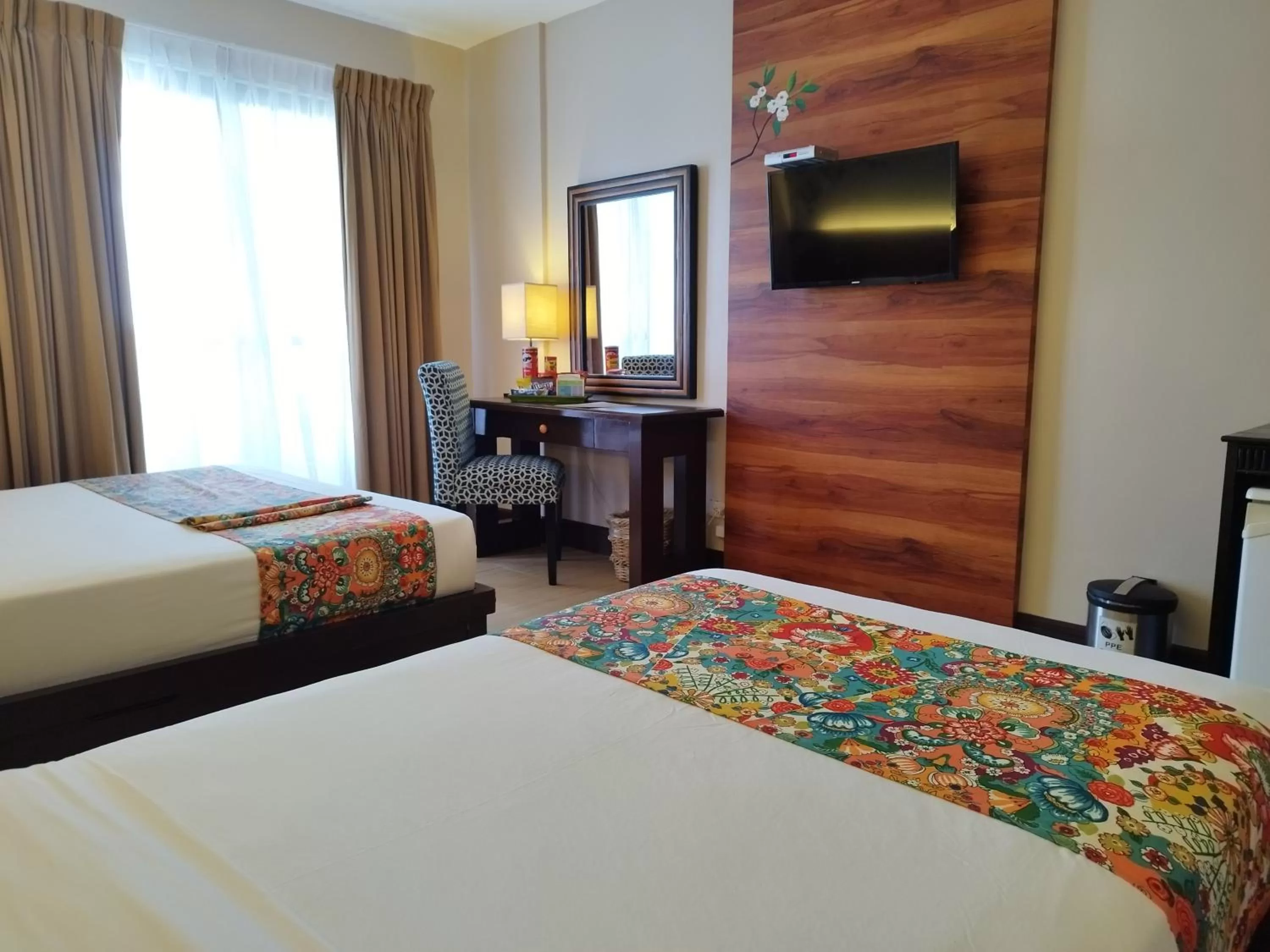 Bed in Hotel Kimberly Tagaytay