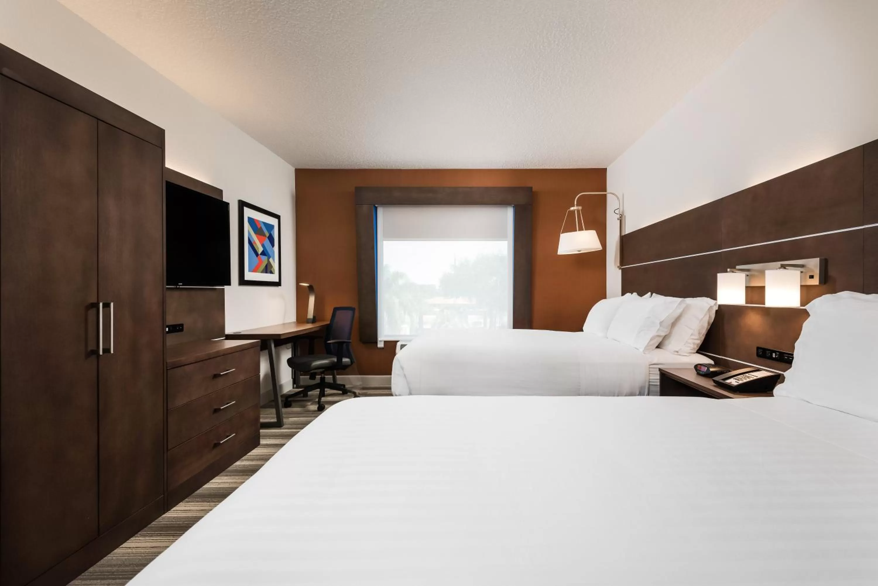 Photo of the whole room, Bed in Holiday Inn Express Hotel & Suites Bartow by IHG