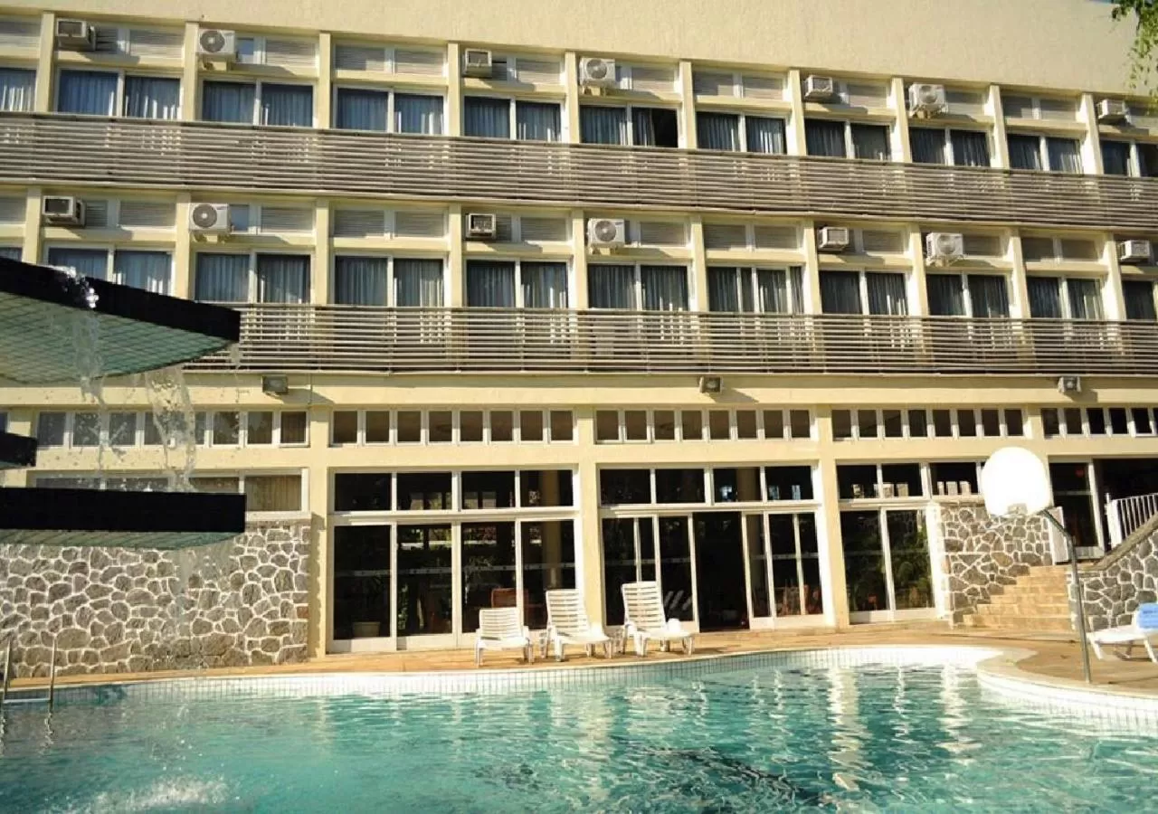 Swimming pool, Property Building in Hotel Cataguases
