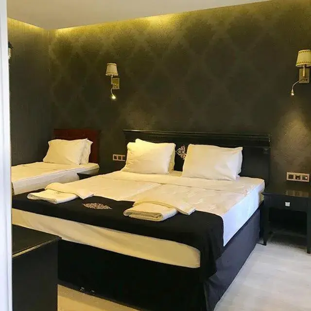 Executive Triple Room in Golden Gate Hotel Topkapı Executive Triple Room in Golden Gate Hotel Topkapı