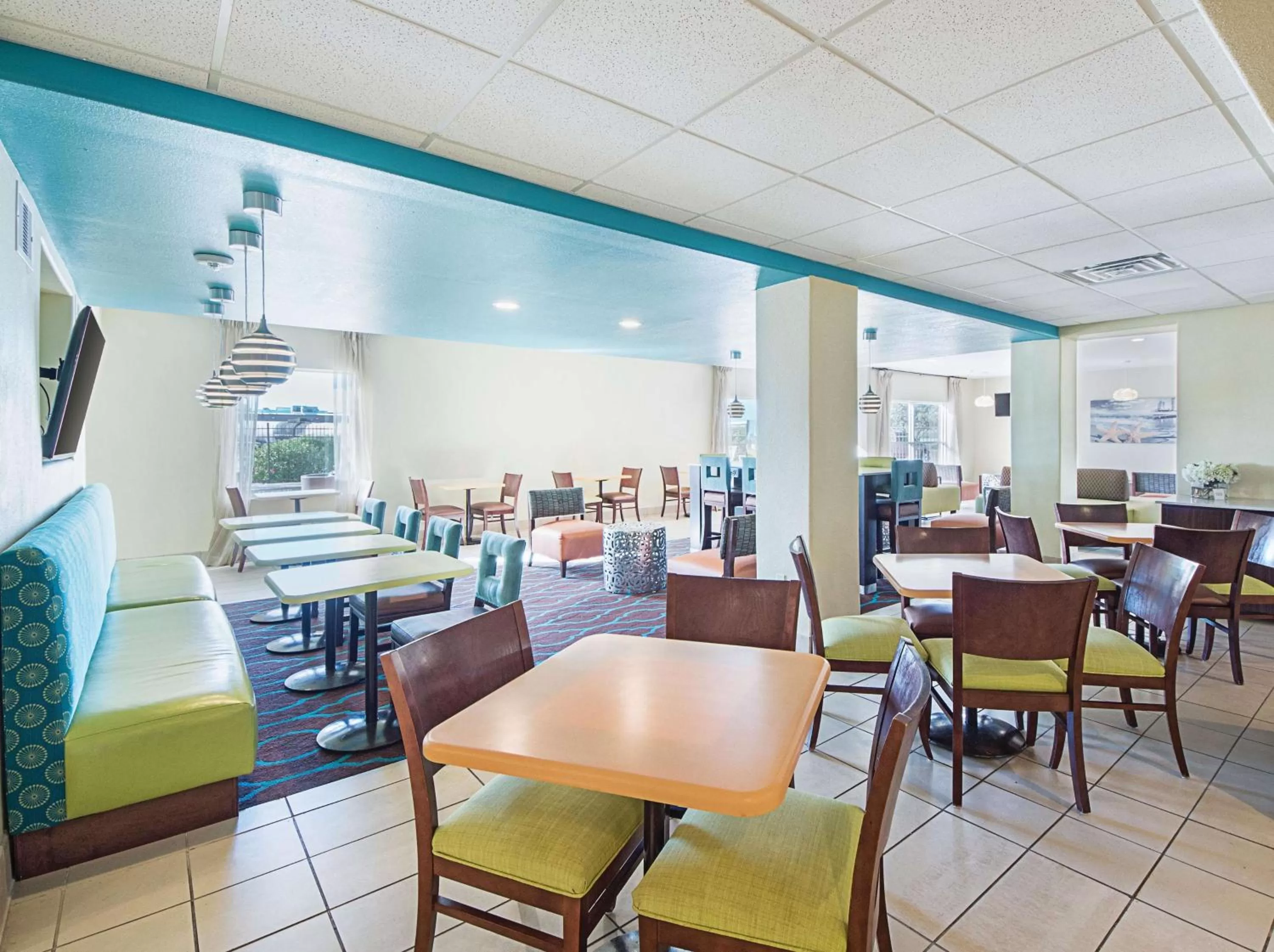 Restaurant/places to eat in La Quinta by Wyndham Mathis