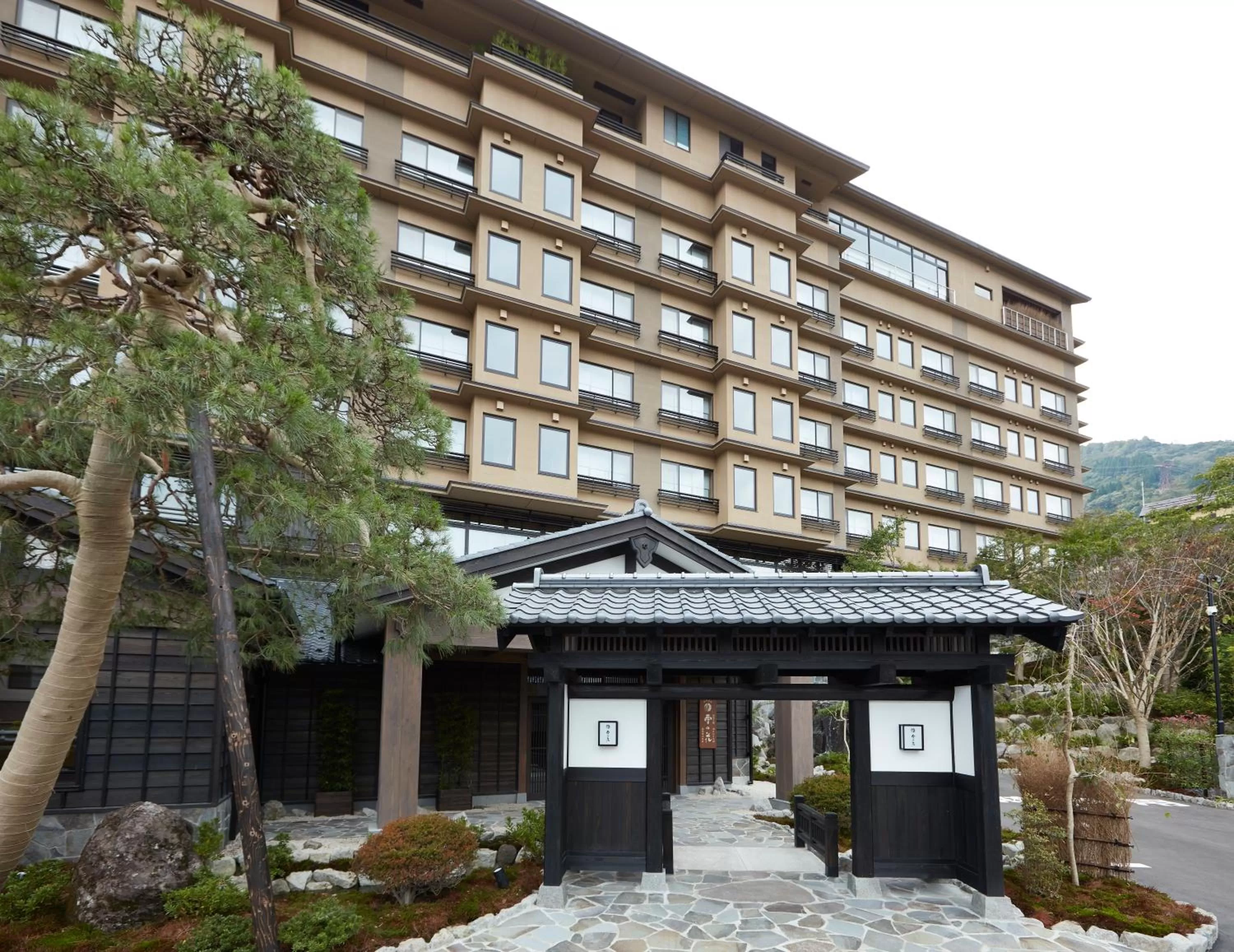 Property building in Yukinohana