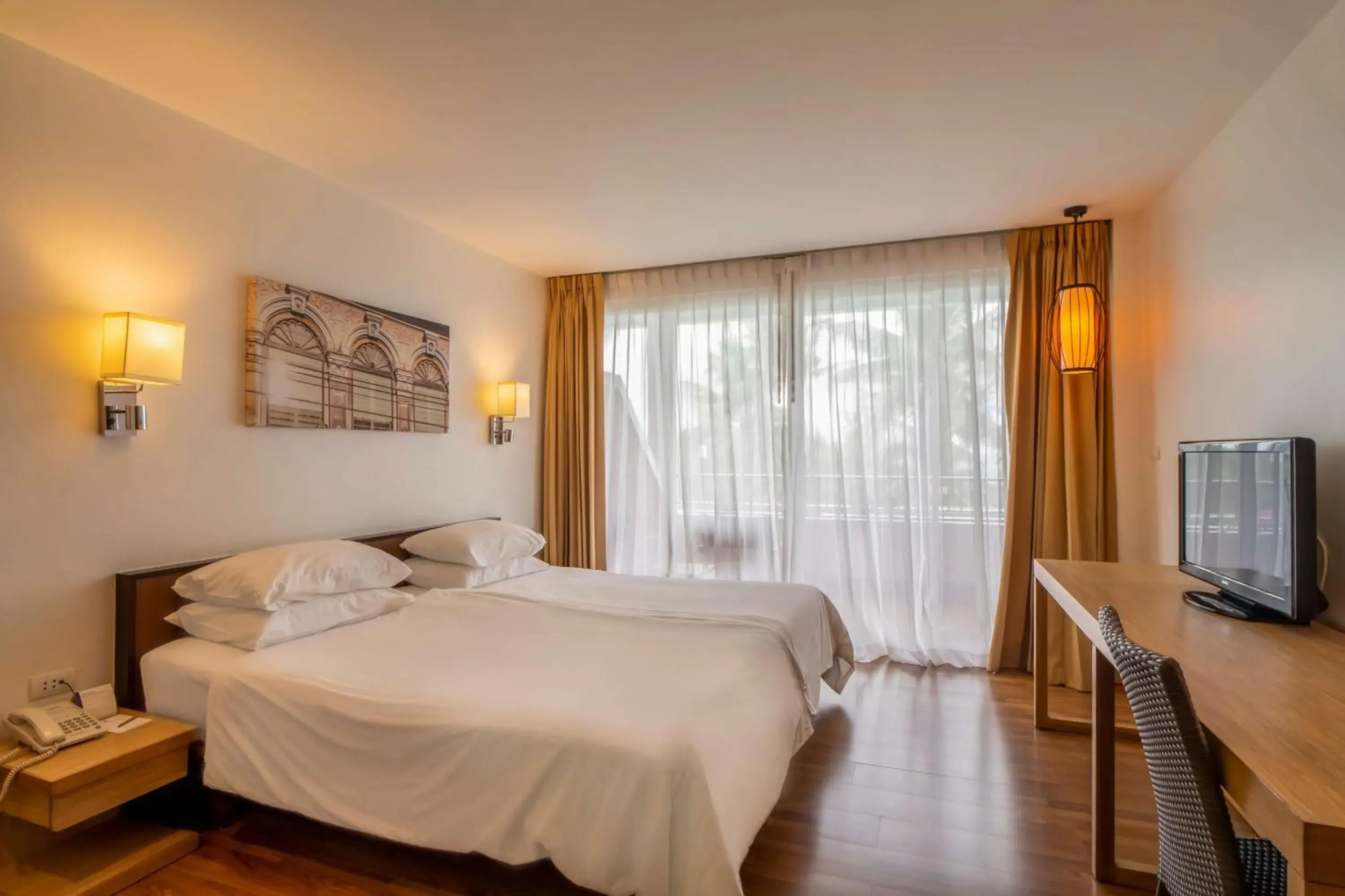 Deluxe King Room with Ocean View in Best Western Phuket Ocean Resort Deluxe King Room with Ocean View in Best Western Phuket Ocean Resort