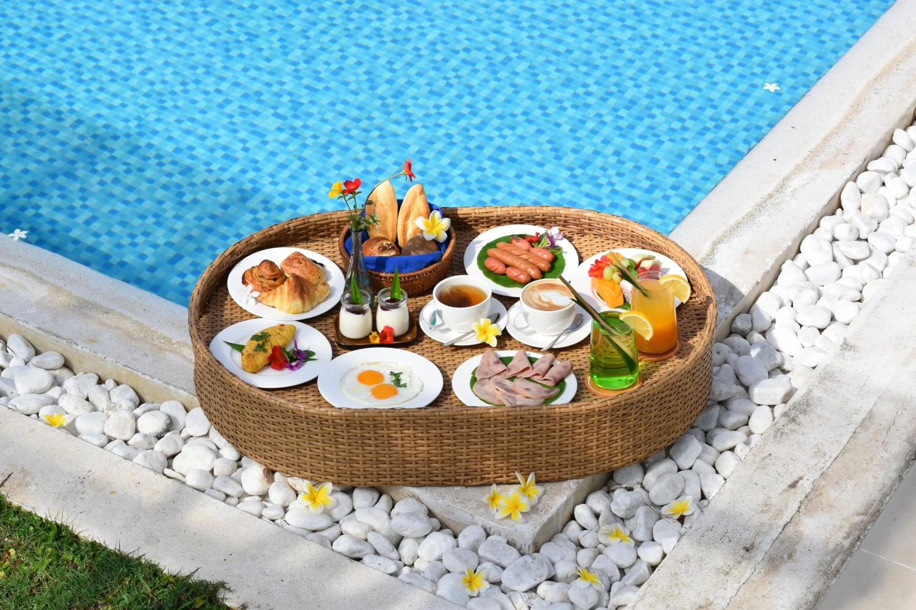 Swimming pool in Fleur de Lys Resort & Spa Long Hai