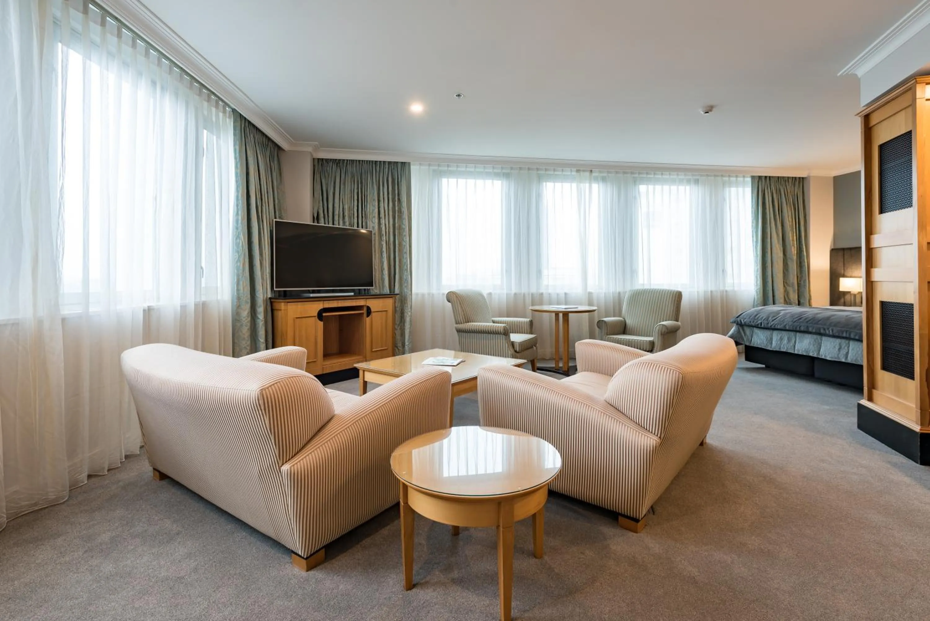 Photo of the whole room in Distinction Christchurch Hotel