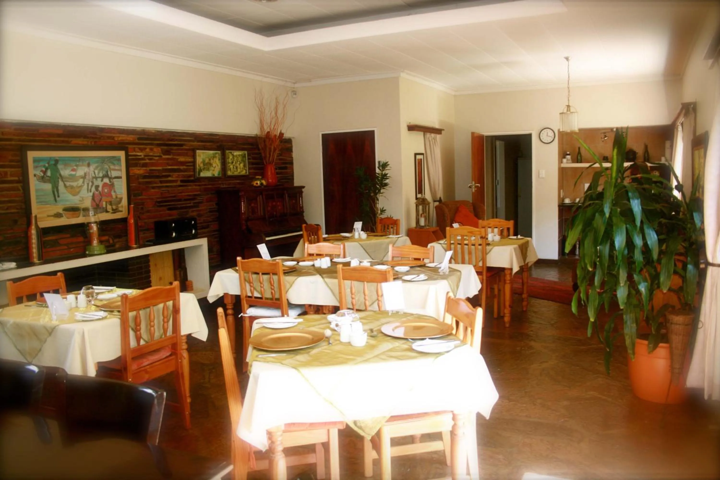 Restaurant/places to eat in Amper Bo Guest House