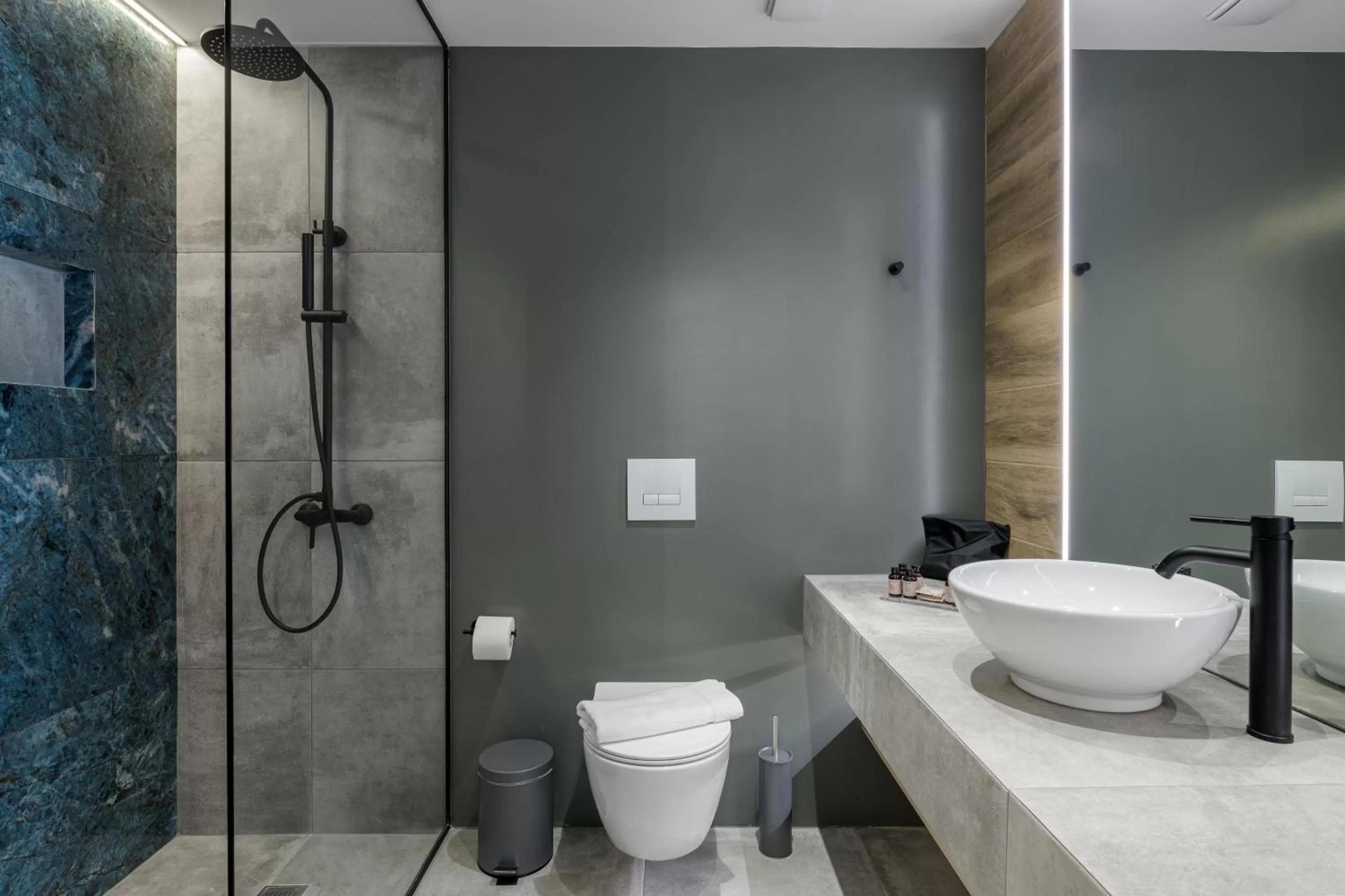 Acropolis Magenta Luxury Suites