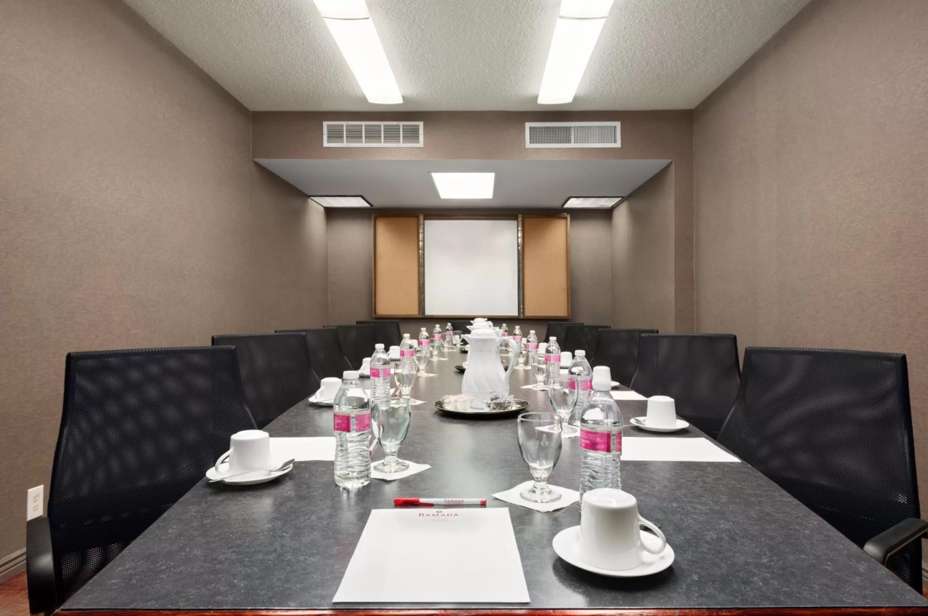 Banquet/Function facilities in Ramada Plaza by Wyndham Gillette Conference Center