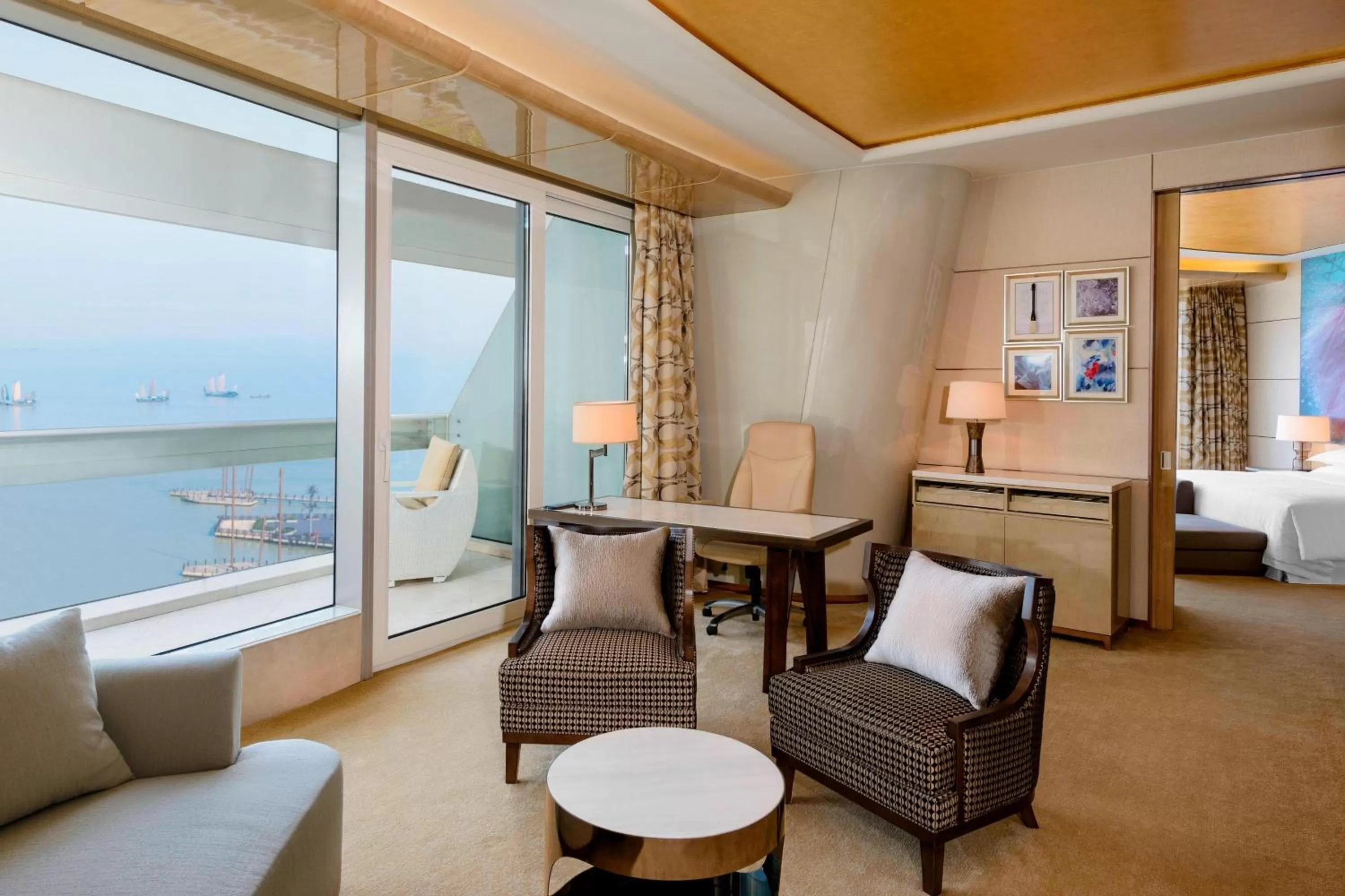 Bedroom in Sheraton Huzhou Taihu Lake Hot Spring Resort & Spa