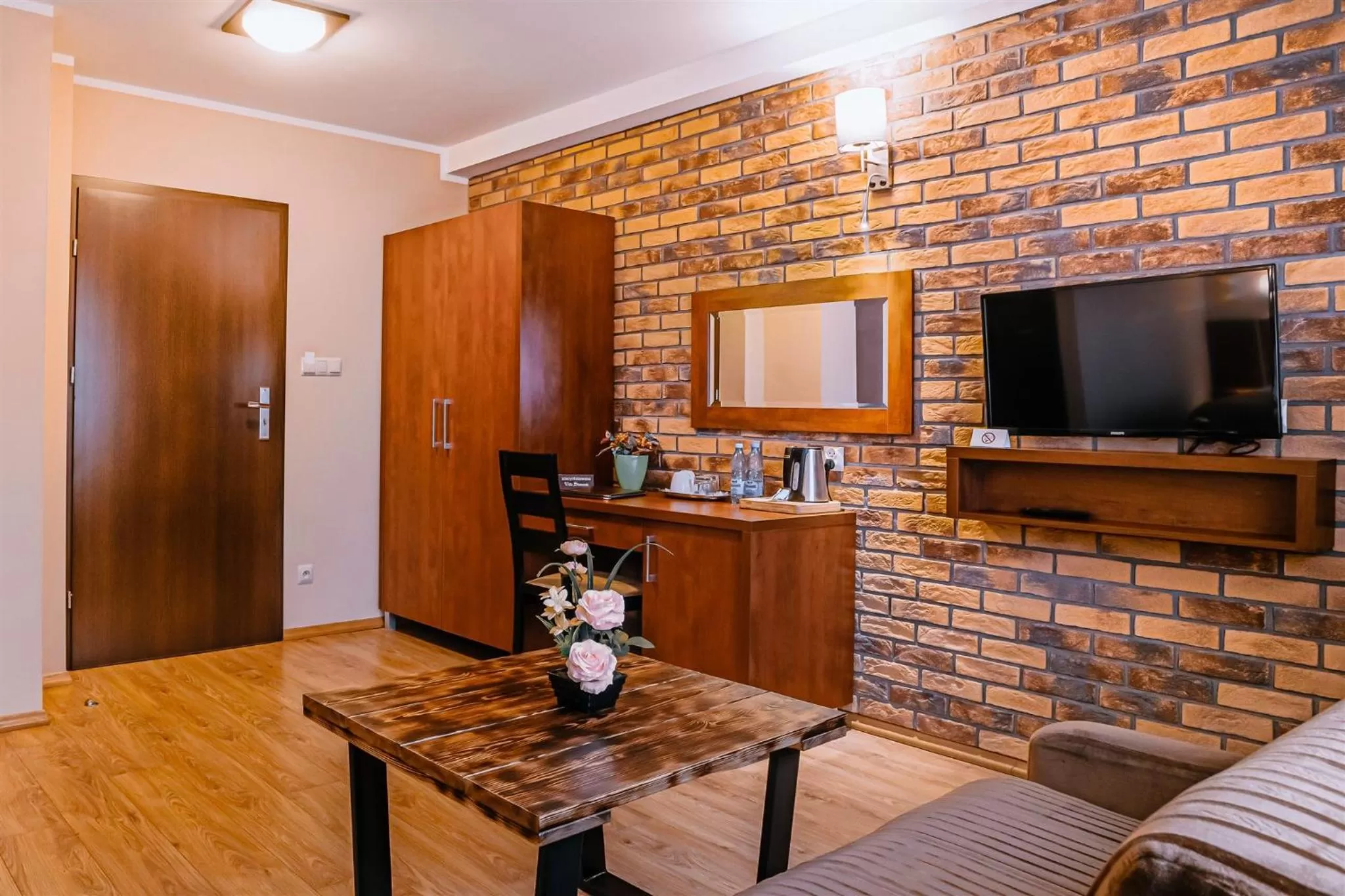 Coffee/tea facilities, TV/Entertainment Center in Villa Skomanda