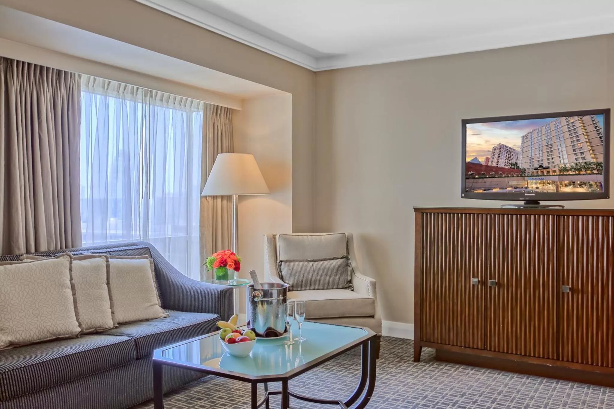 Photo of the whole room in Omni Los Angeles Hotel