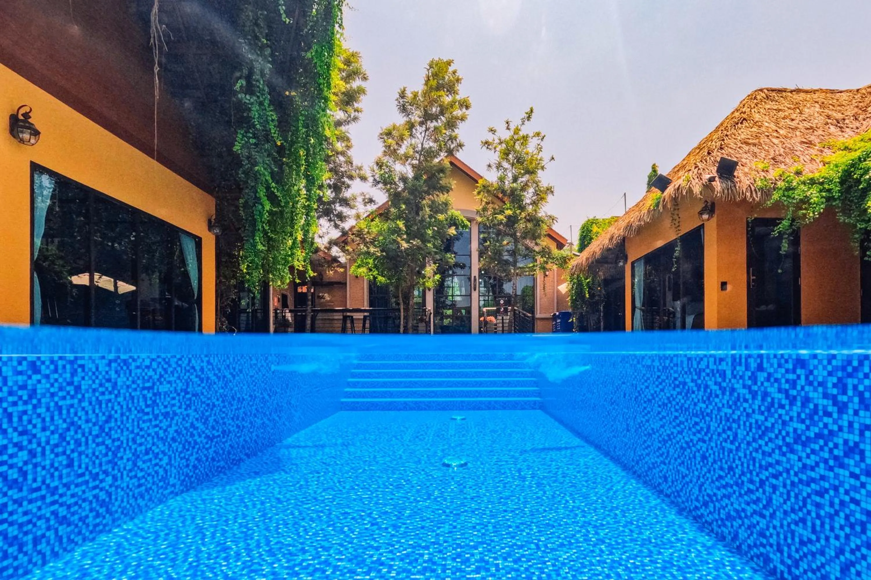 Swimming pool in Khum Damnoen Resort