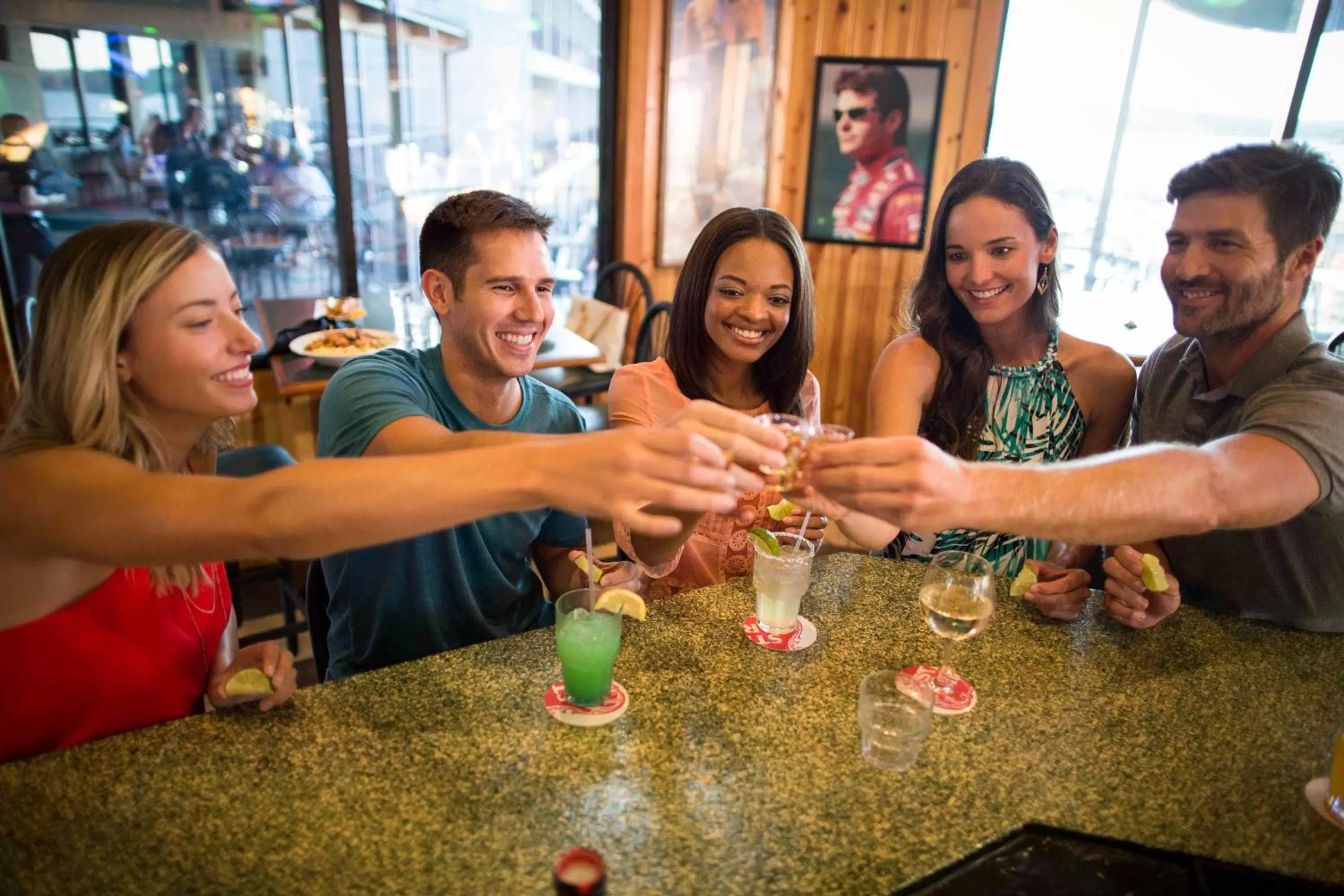 Lounge or bar in Camden on the Lake Resort