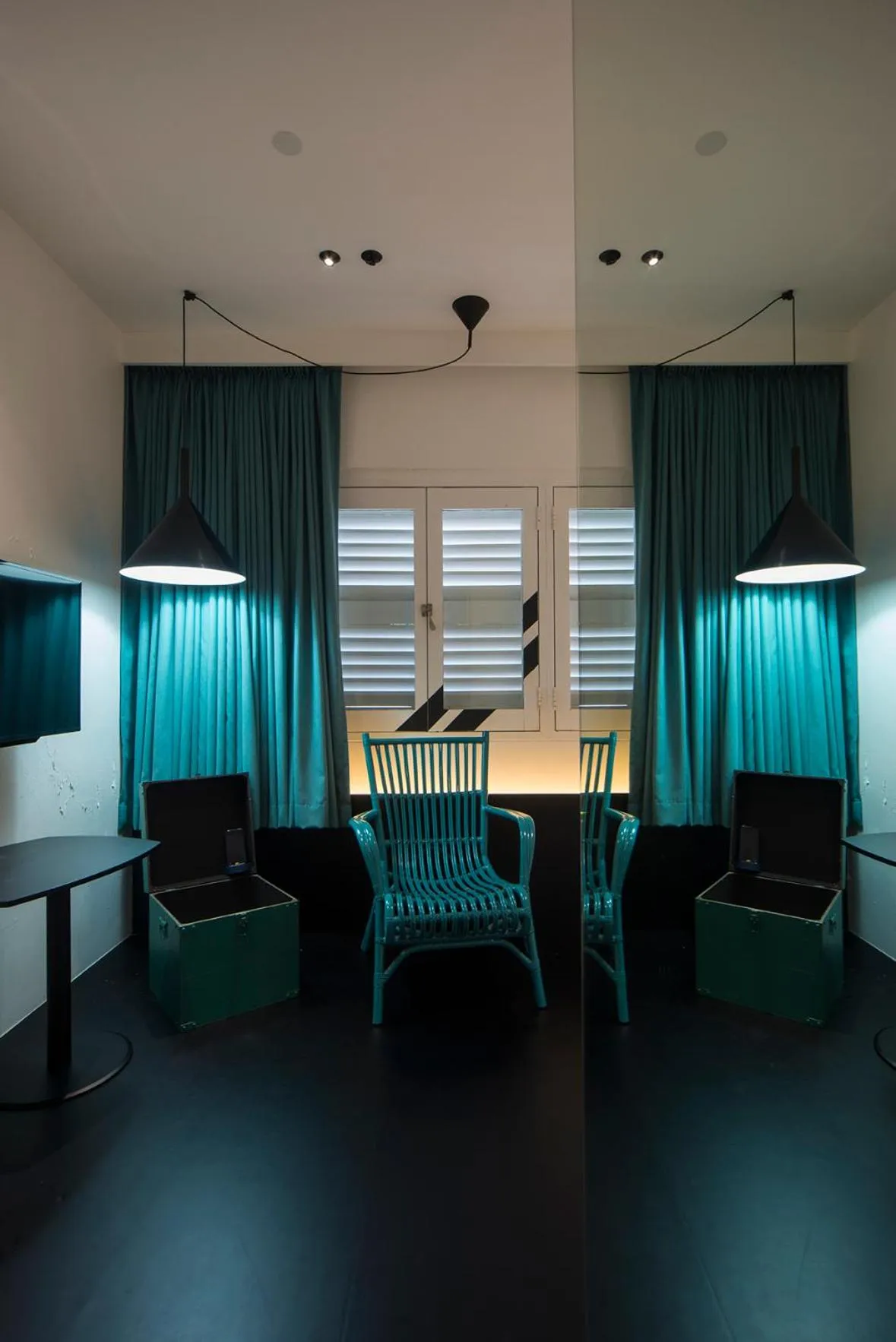 Seating Area in Hi Hotel