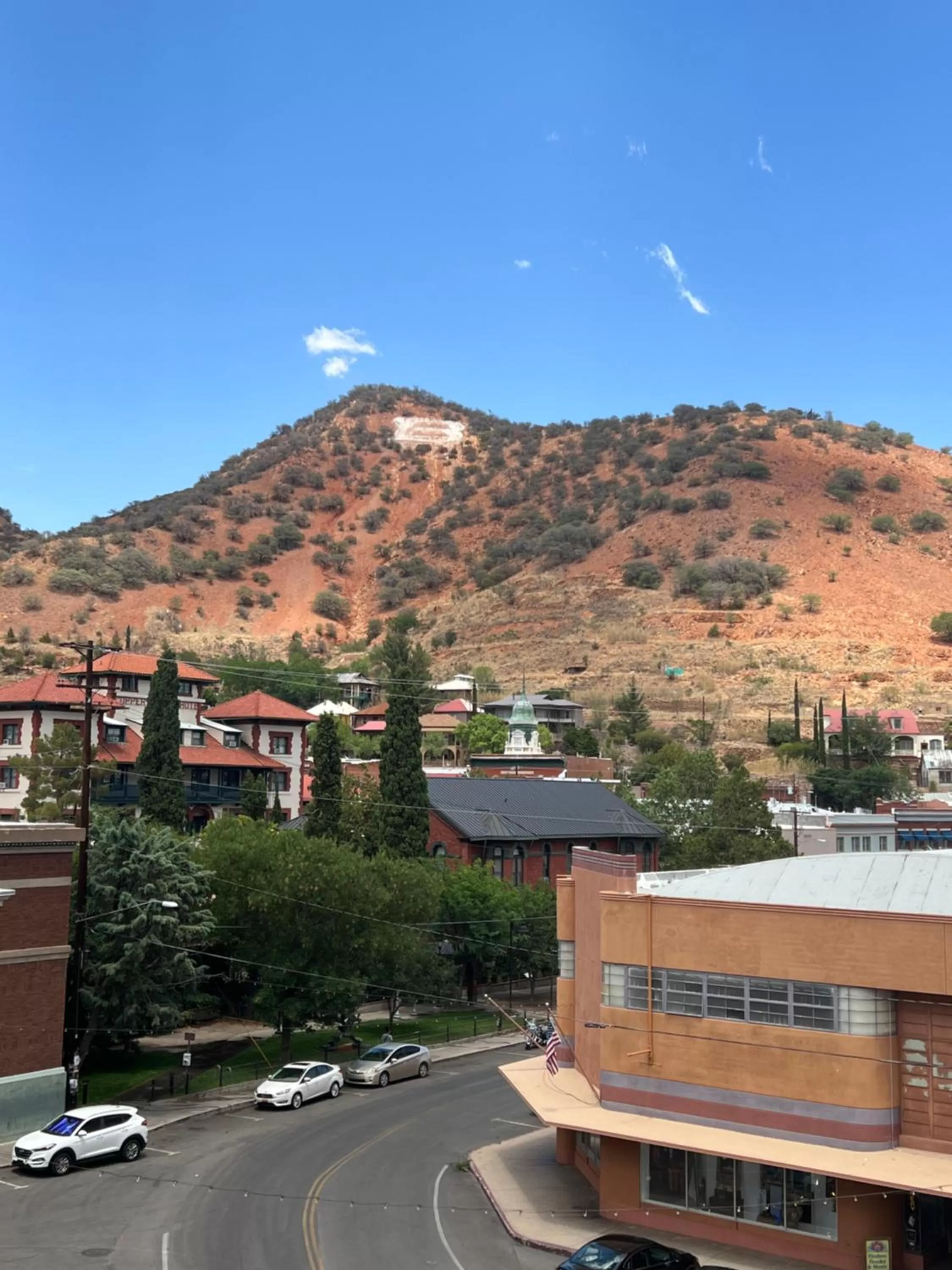 Day in Canyon Rose Suites