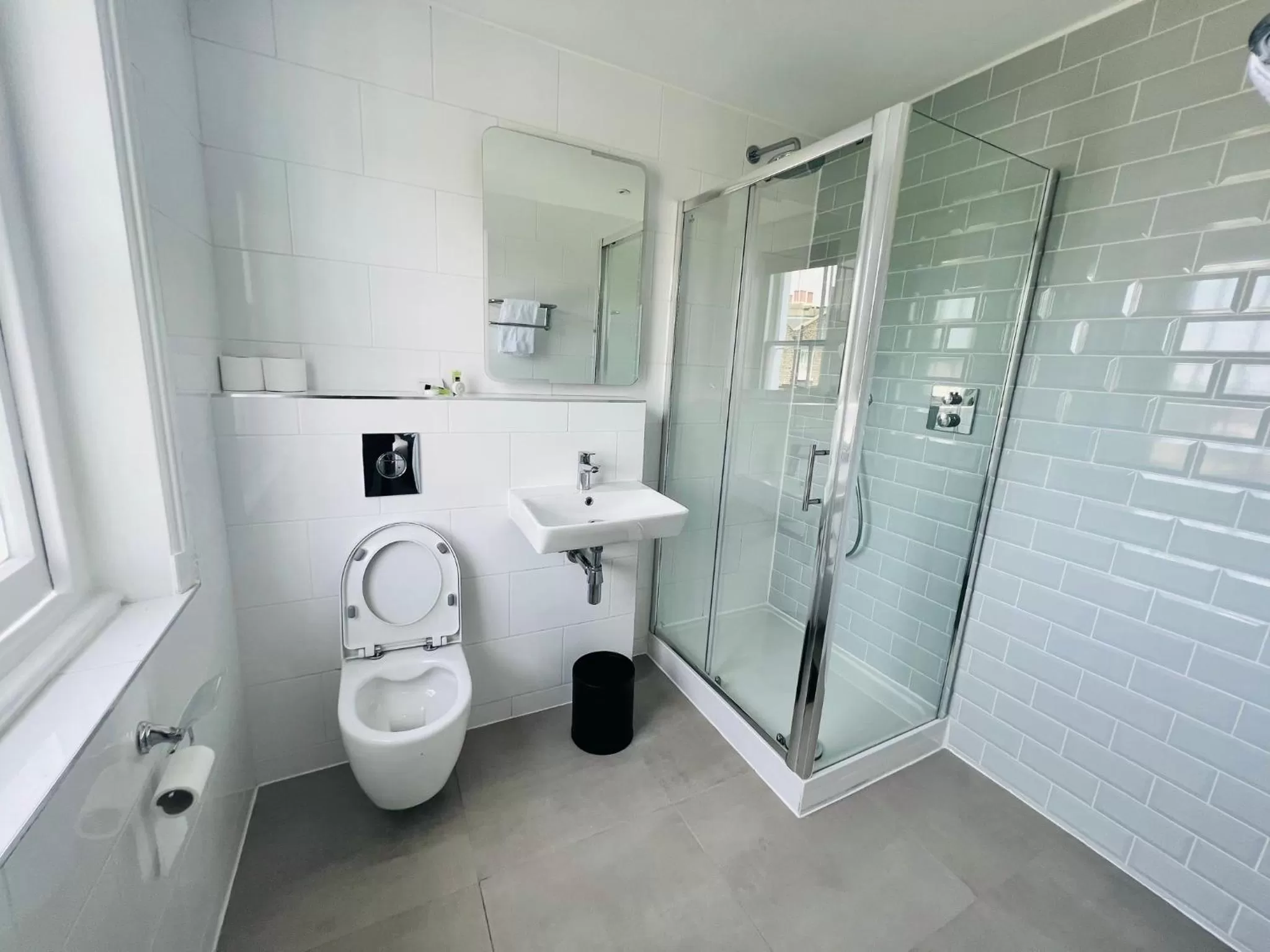 Bathroom in The J Hyde Park - A Park Avenue Hotel