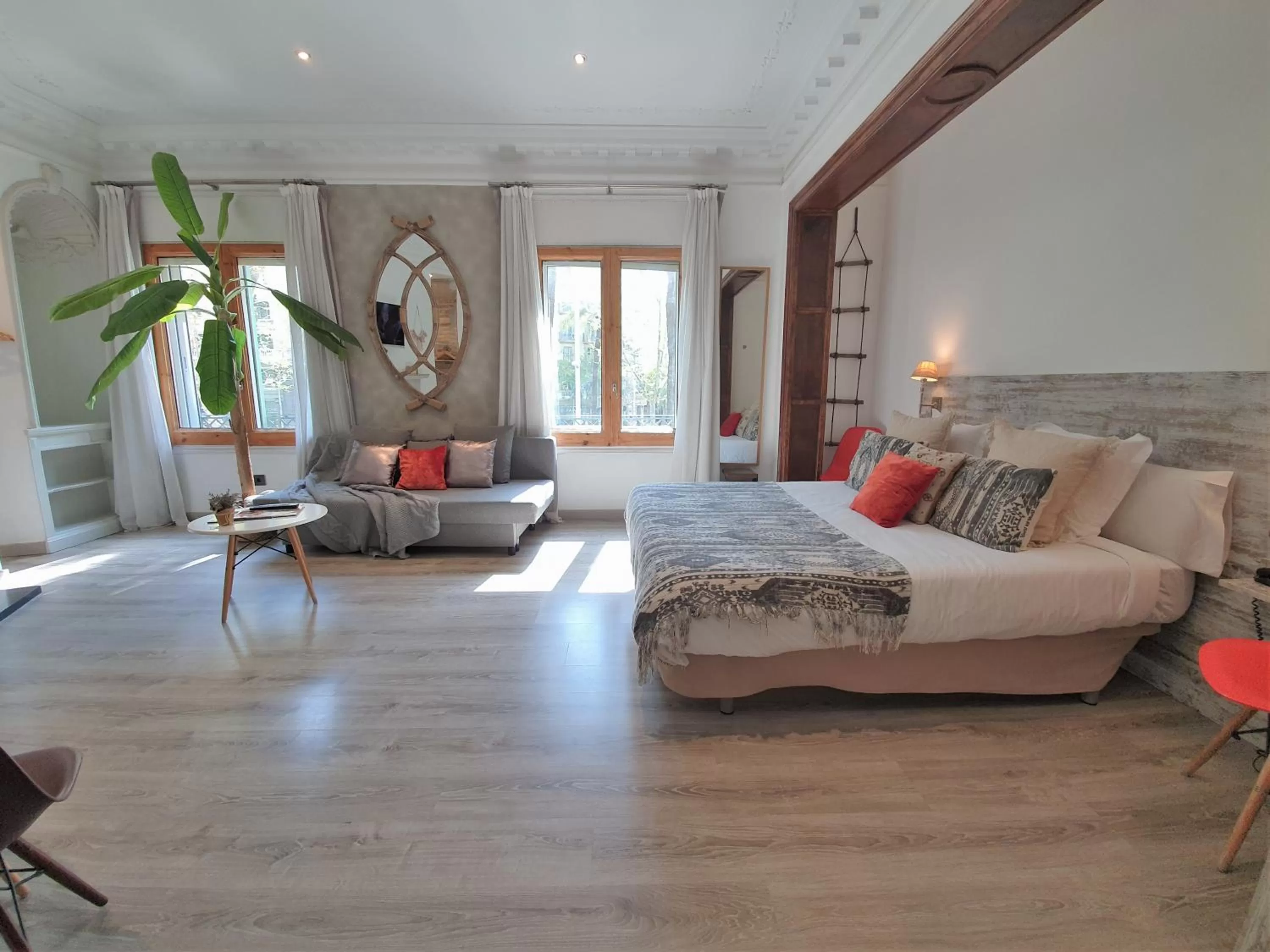 Photo of the whole room in DreamKeys Barcelona City