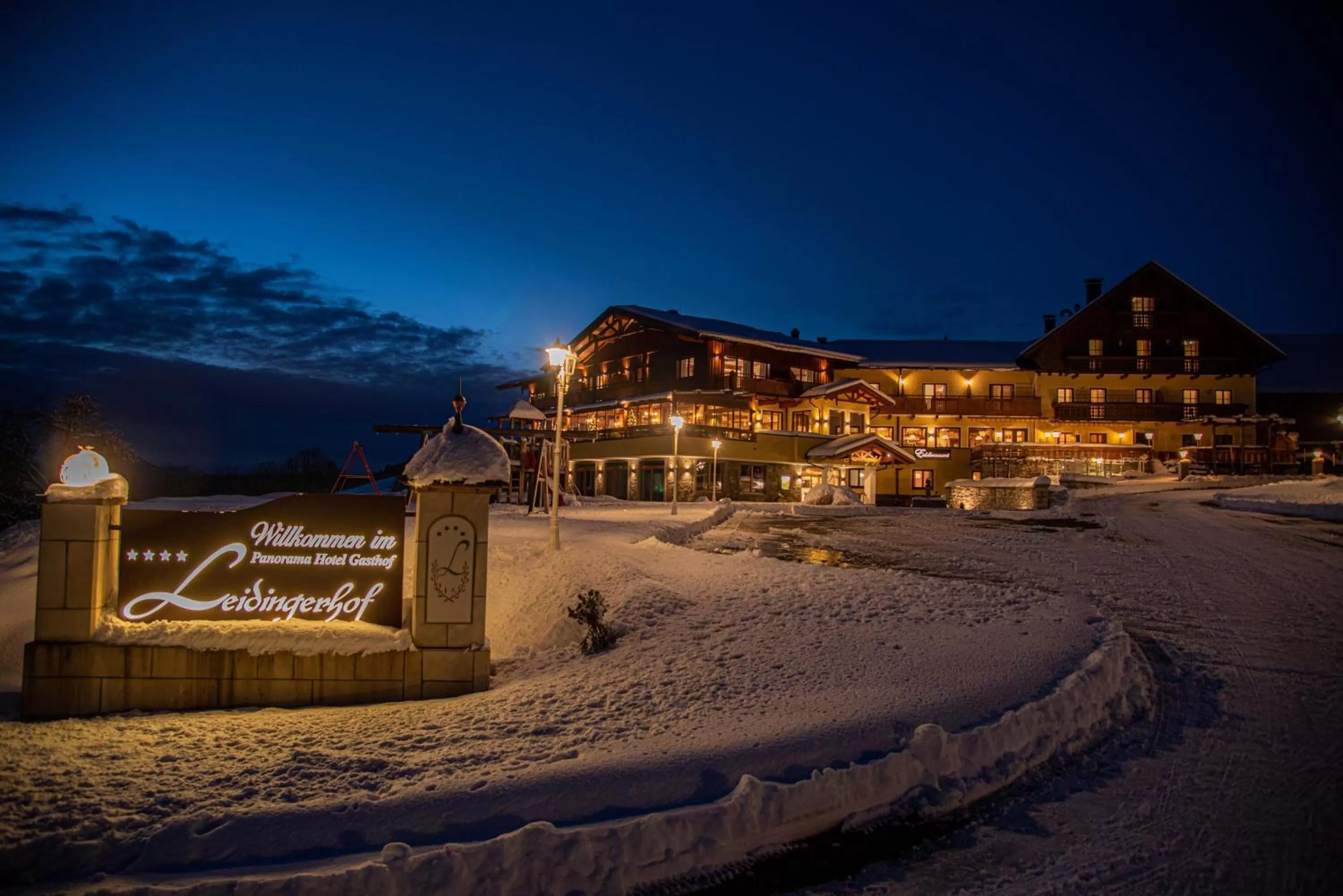 Property building, Winter in Panorama Hotel Gasthof Leidingerhof