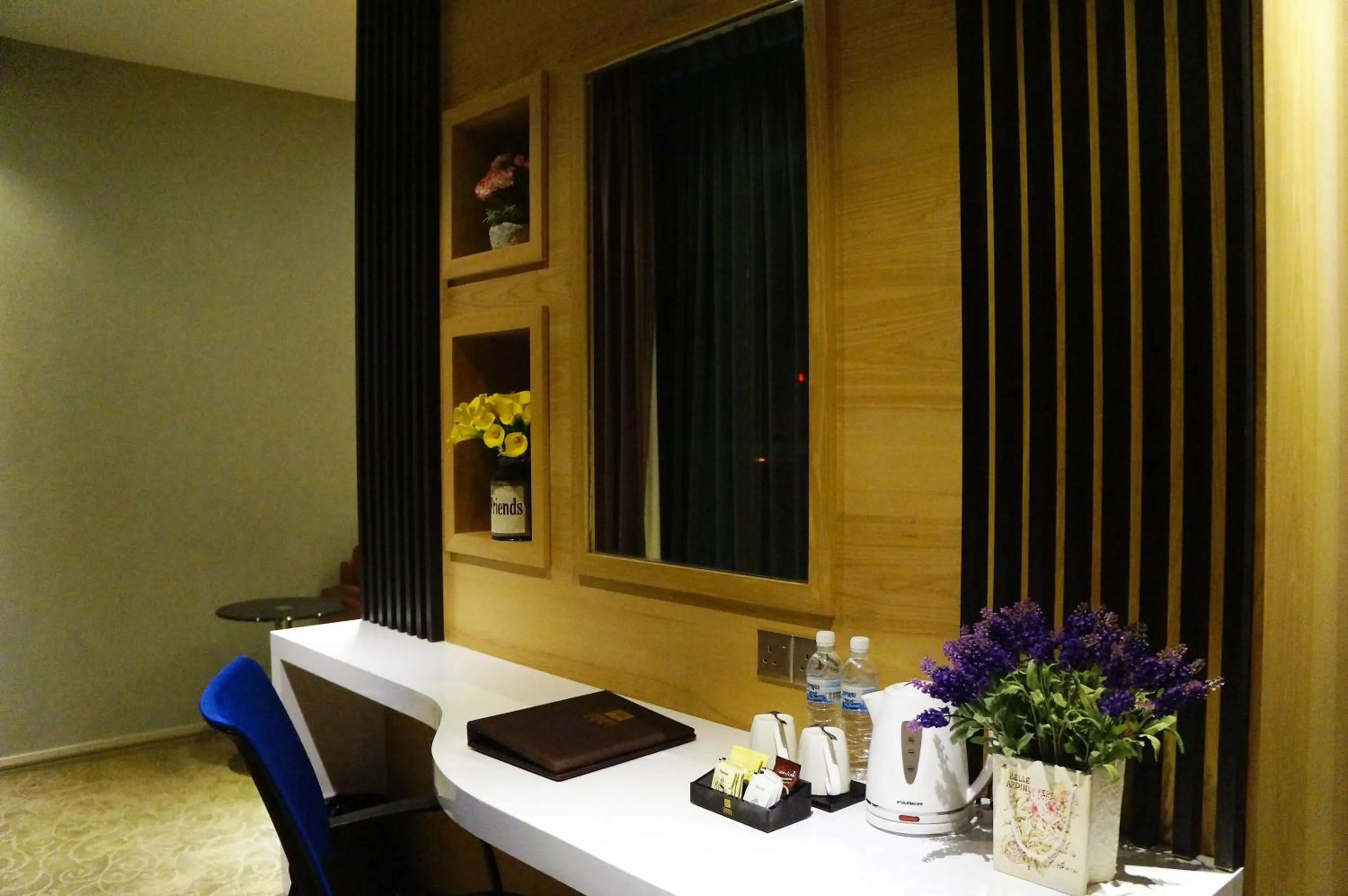 Coffee/tea facilities in Greens Hotel & Suites