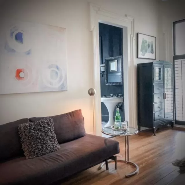 Seating Area in Elmwood 1820 Bed & Breakfast Inn