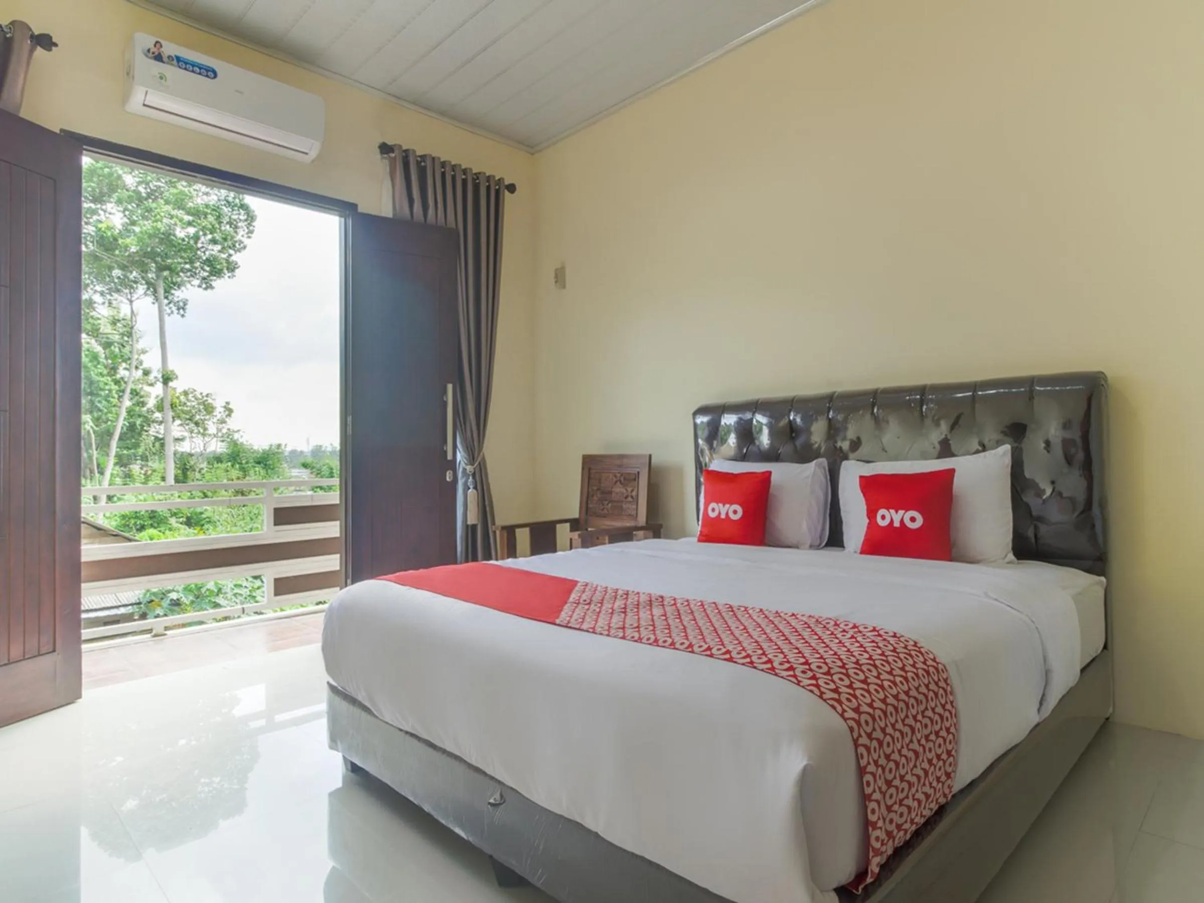 Bedroom, Bed in OYO Life 3365 Griya Nusantara Syariah