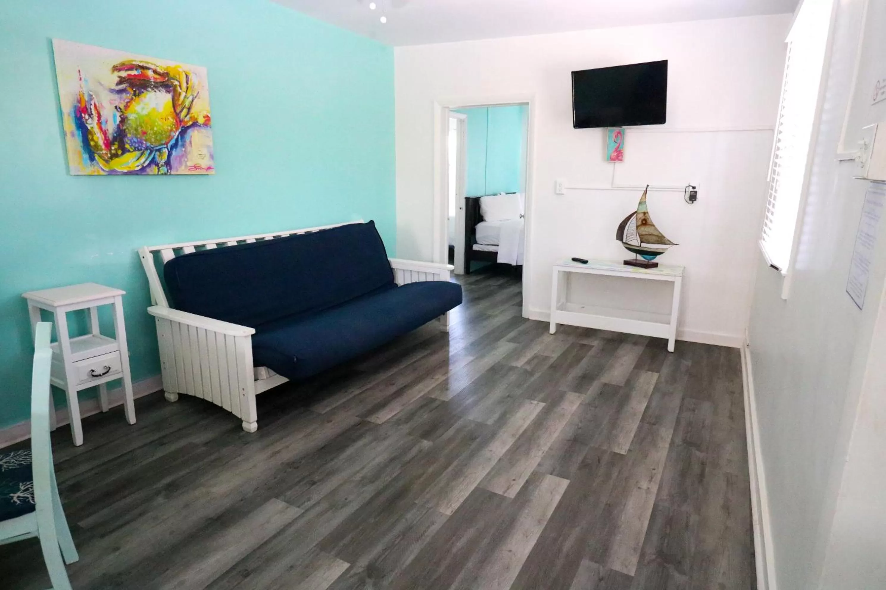 TV and multimedia in Drop Anchor Resort & Marina