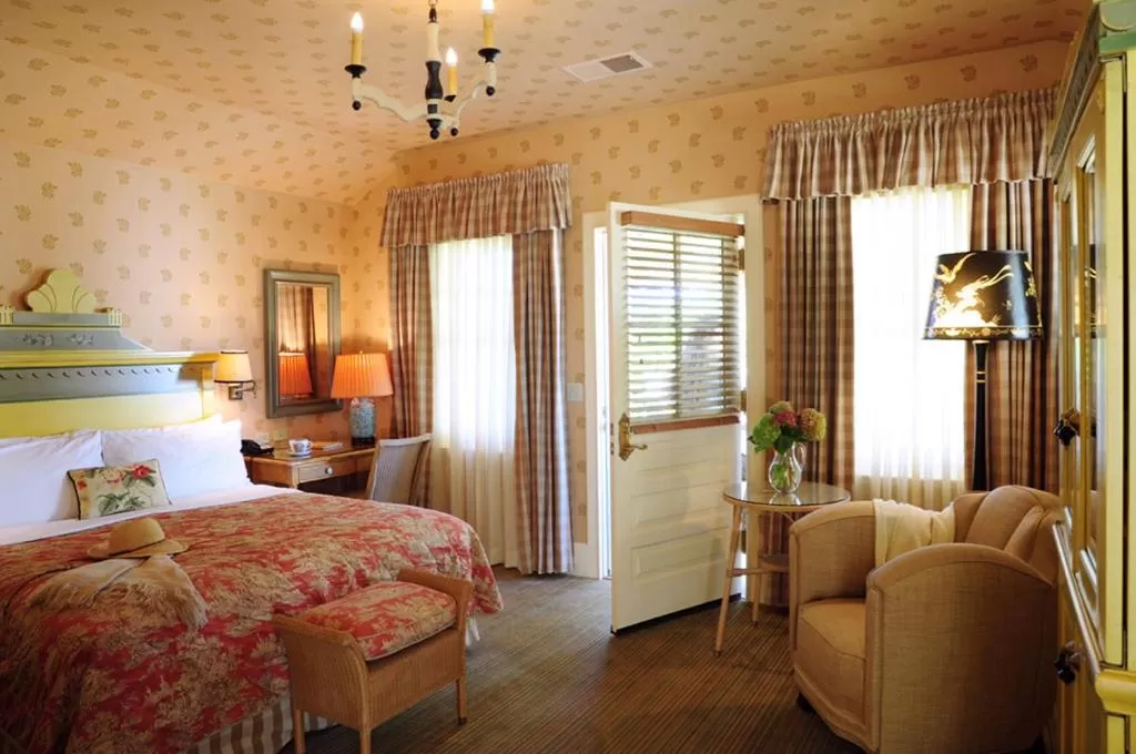 King Room in Tallman Hotel